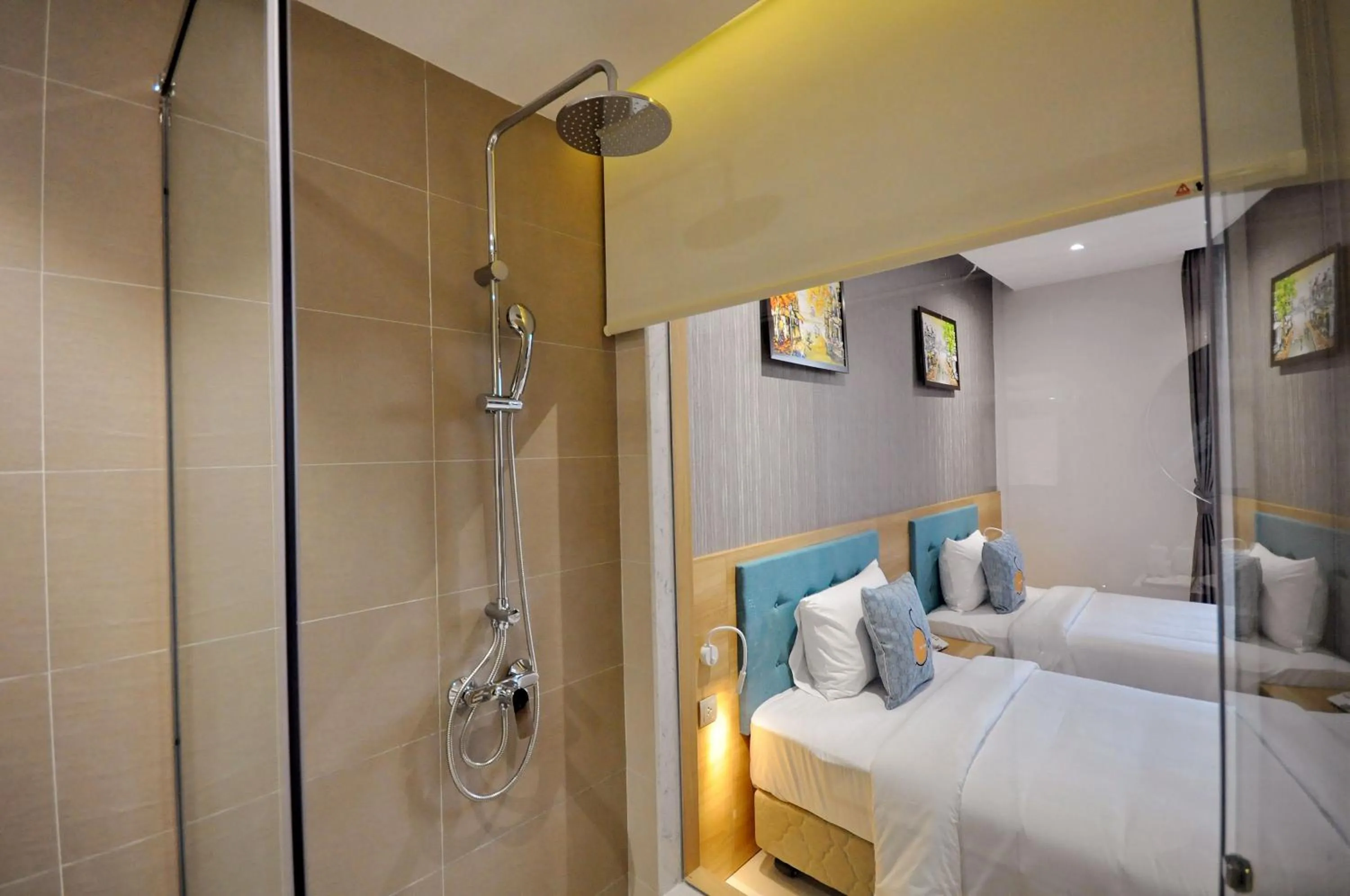 Bathroom, Bed in Sun Kiss Hotel