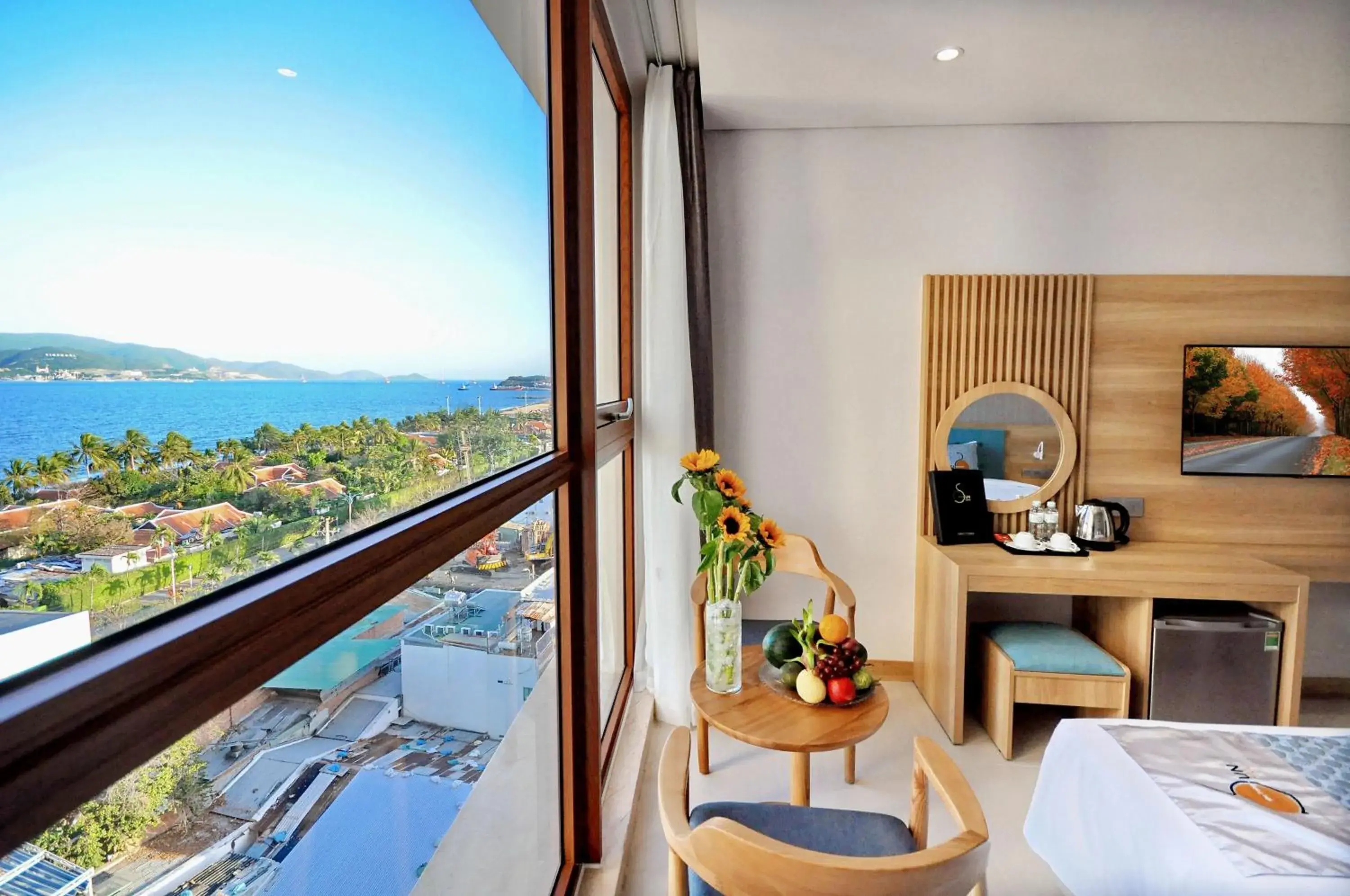 Deluxe Double Room with Sea View in Sun Kiss Hotel Deluxe Double Room with Sea View in Sun Kiss Hotel