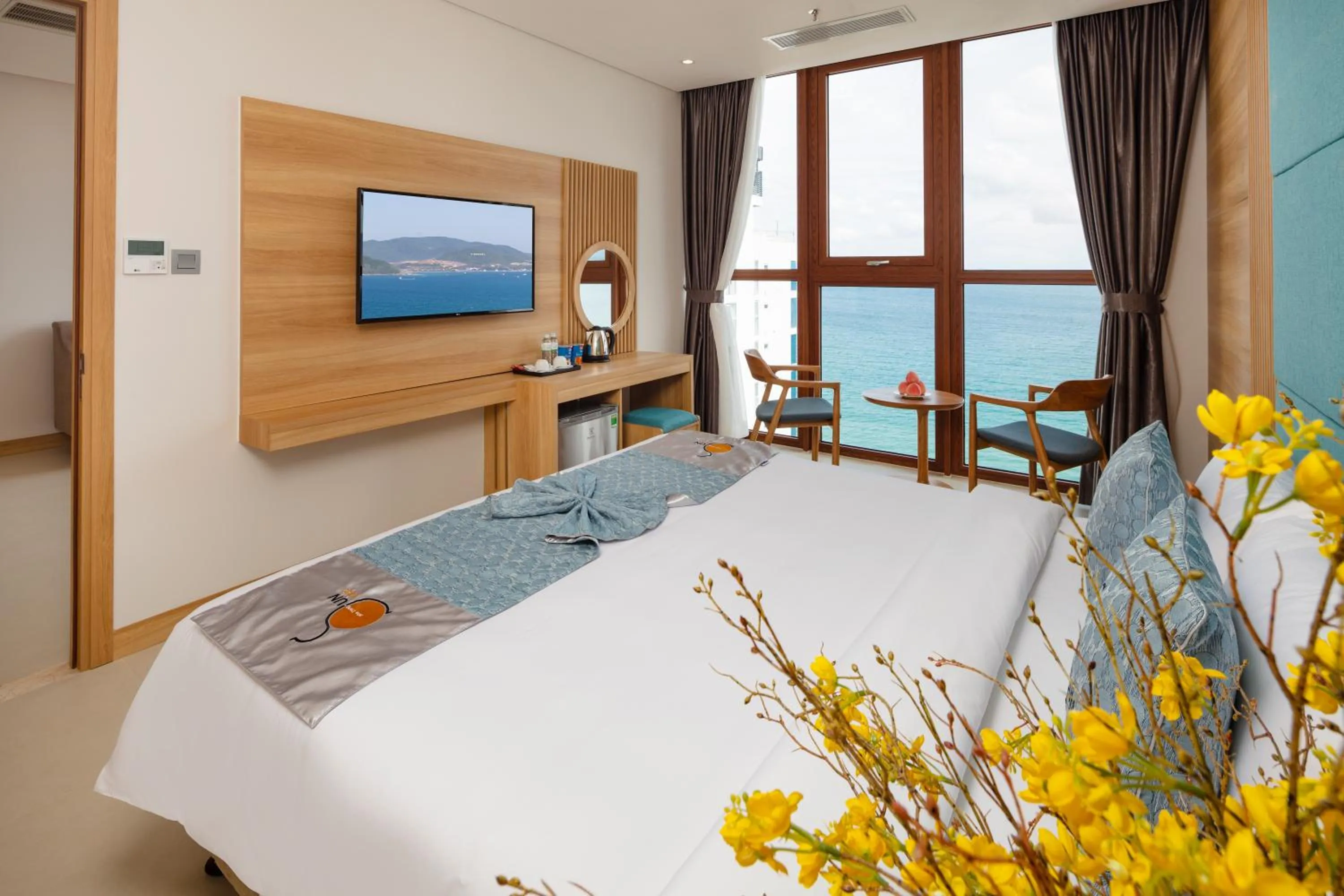 Sea view, Bed in Sun Kiss Hotel