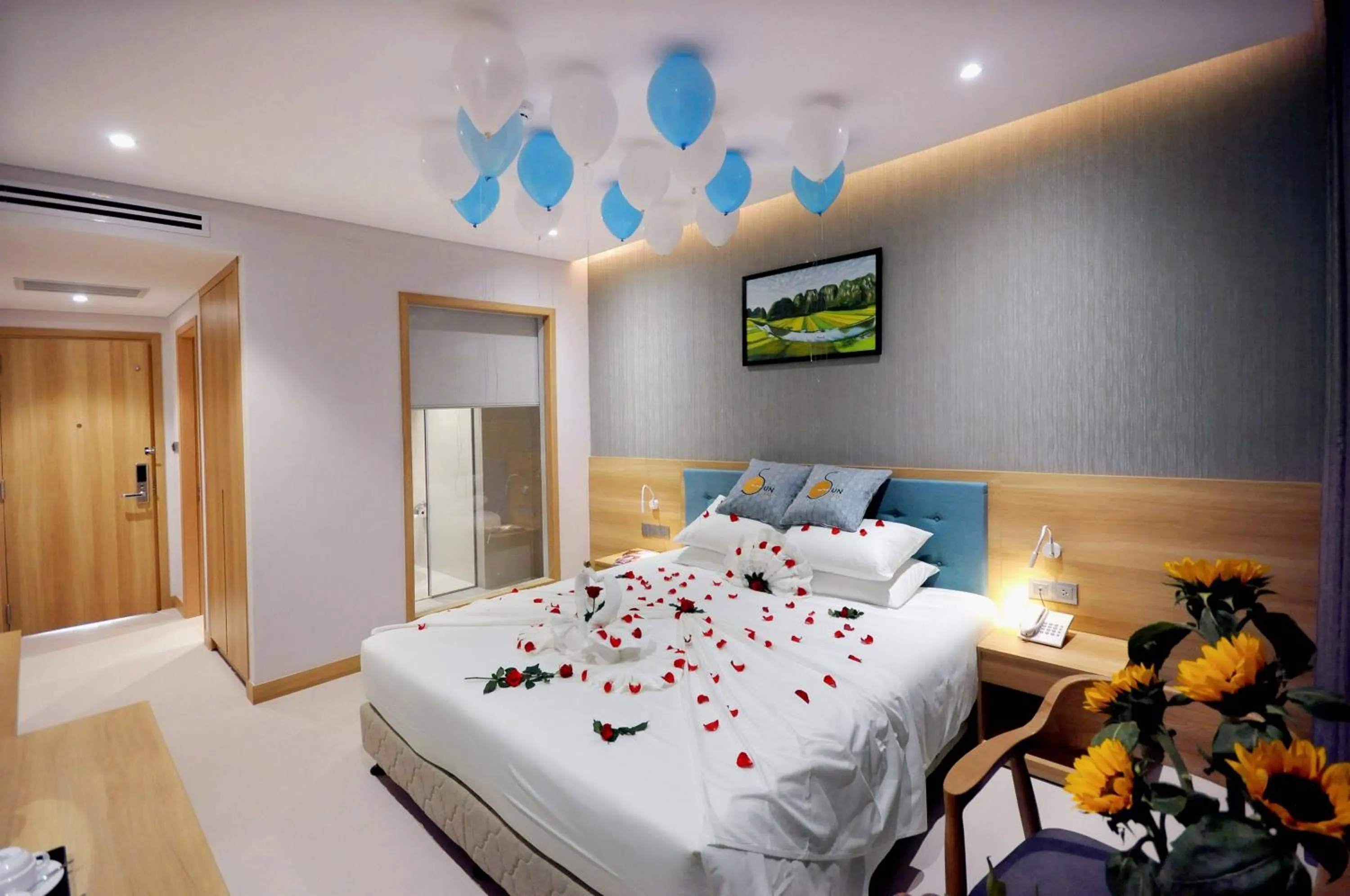 Photo of the whole room, Bed in Sun Kiss Hotel