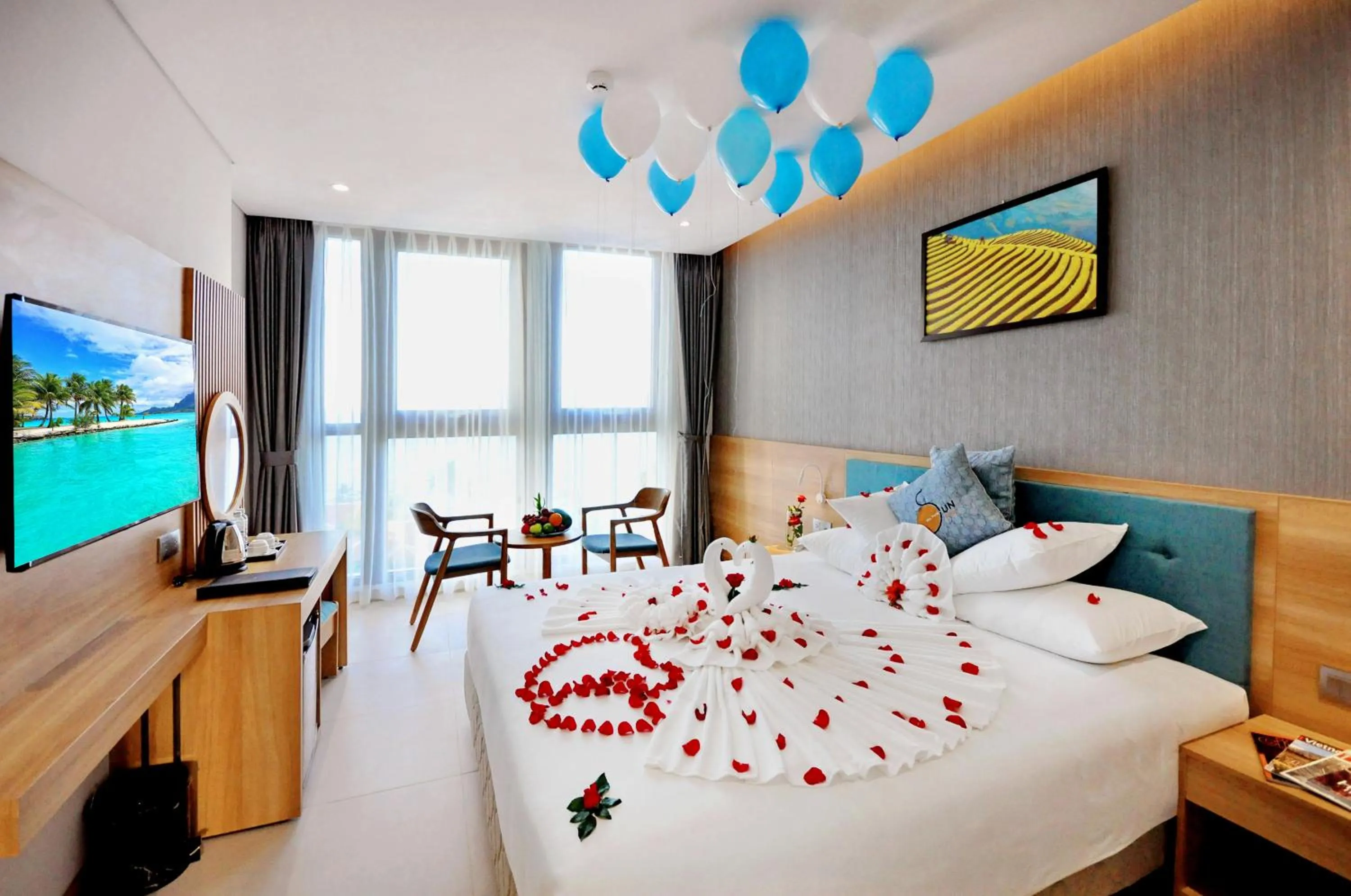 Photo of the whole room, Bed in Sun Kiss Hotel