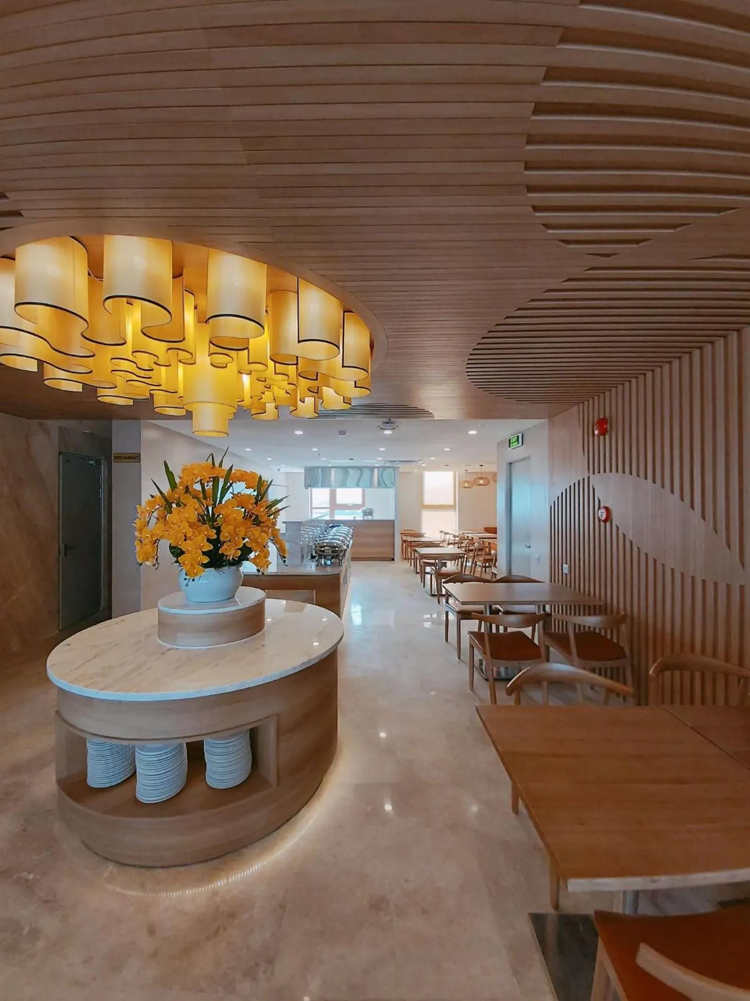 Restaurant/places to eat in Sun Kiss Hotel