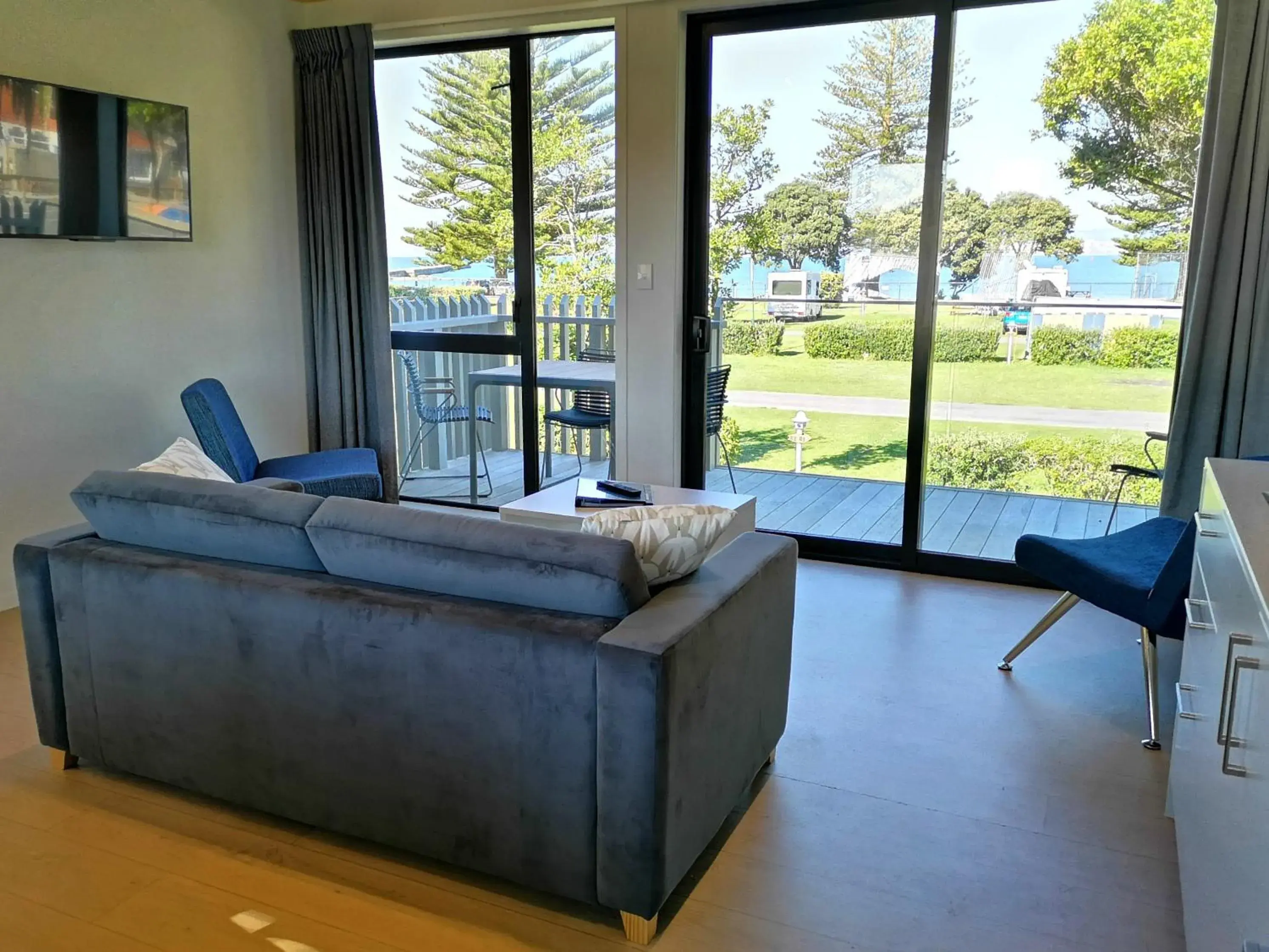 Three-Bedroom Apartment in Waikanae Beach Ocean View Apartments Three-Bedroom Apartment in Waikanae Beach Ocean View Apartments
