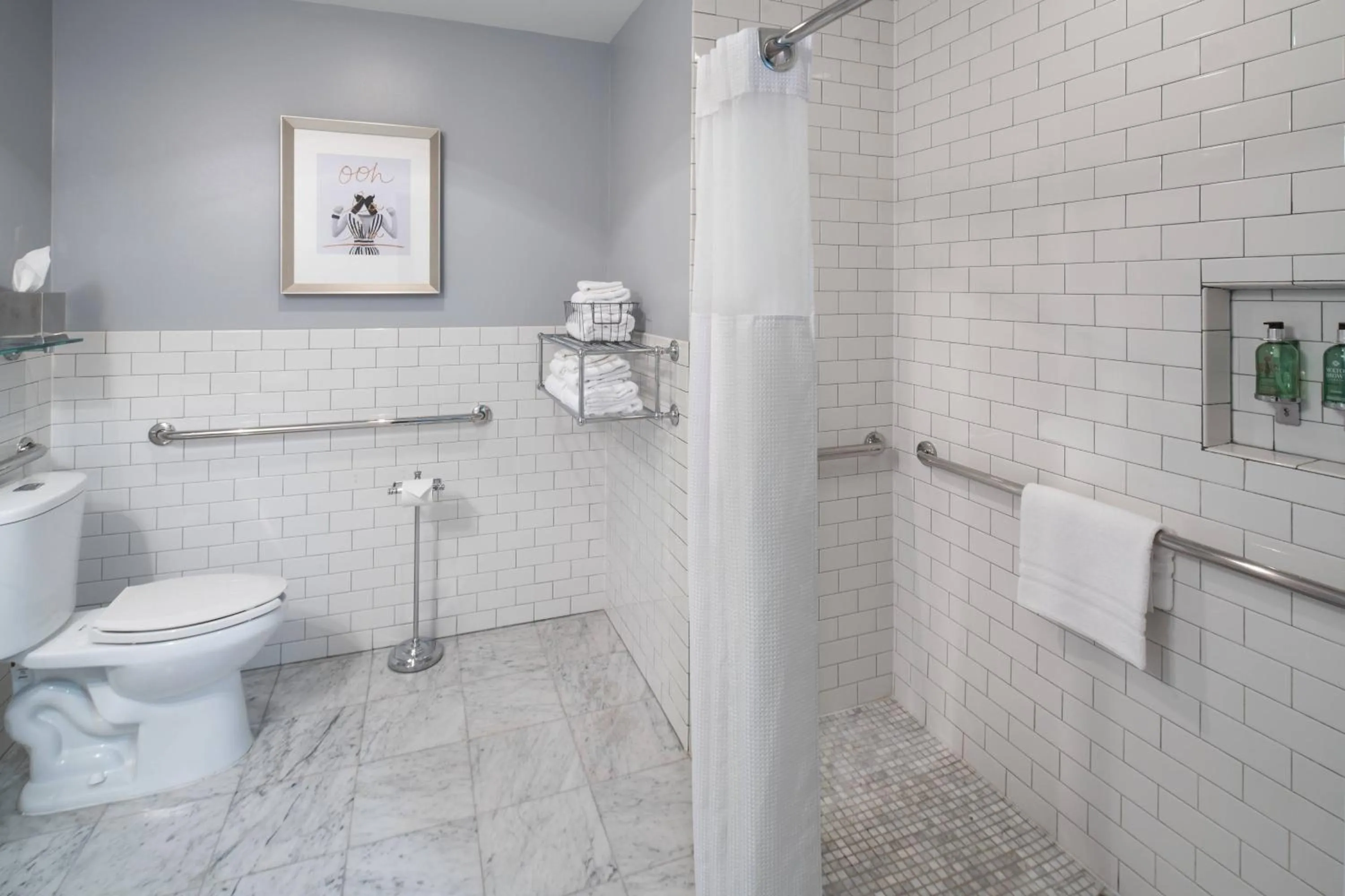 Bathroom in Q&C Hotel and Bar New Orleans, Autograph Collection