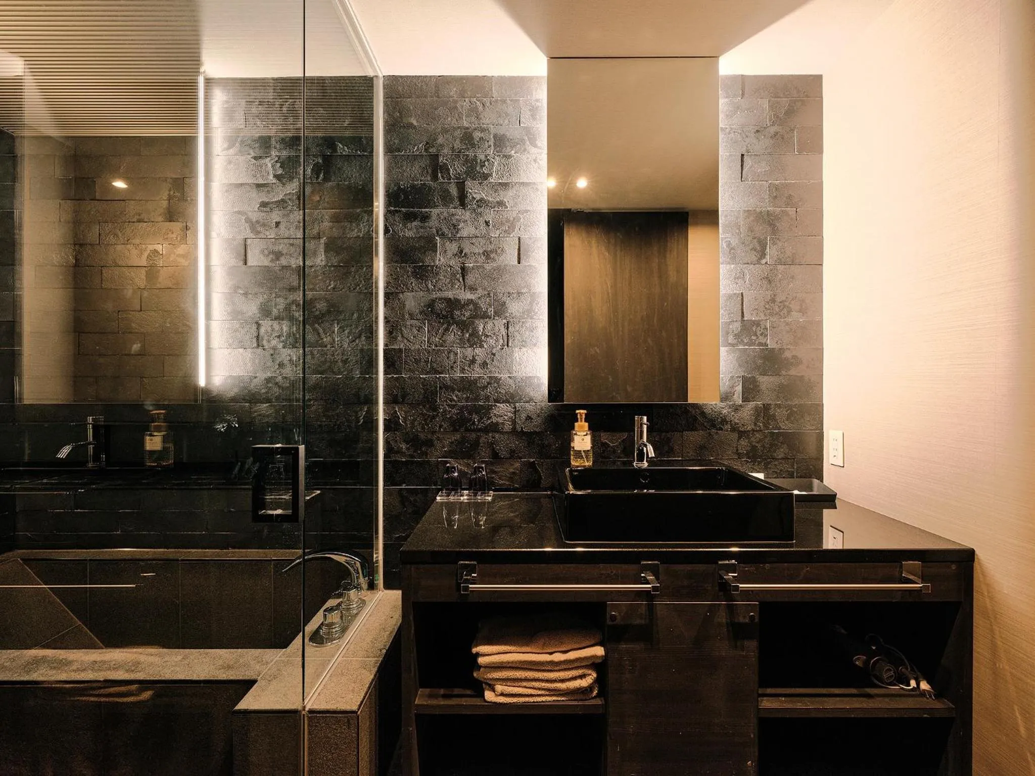 Shower in Tsumugi Tojihigashimonmae