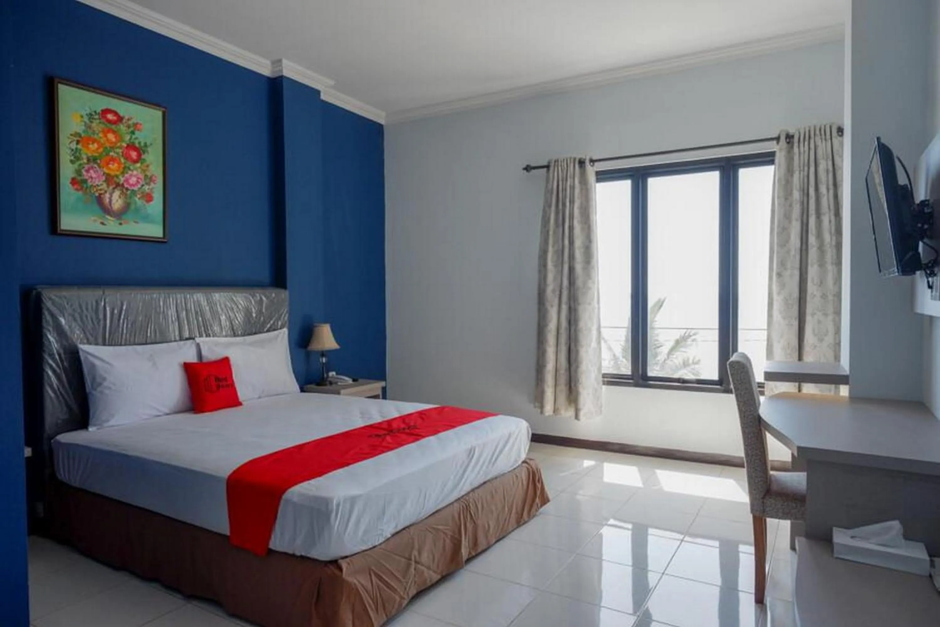 Bedroom in RedDoorz Plus Syariah @ Hotel Boulevard Luwuk