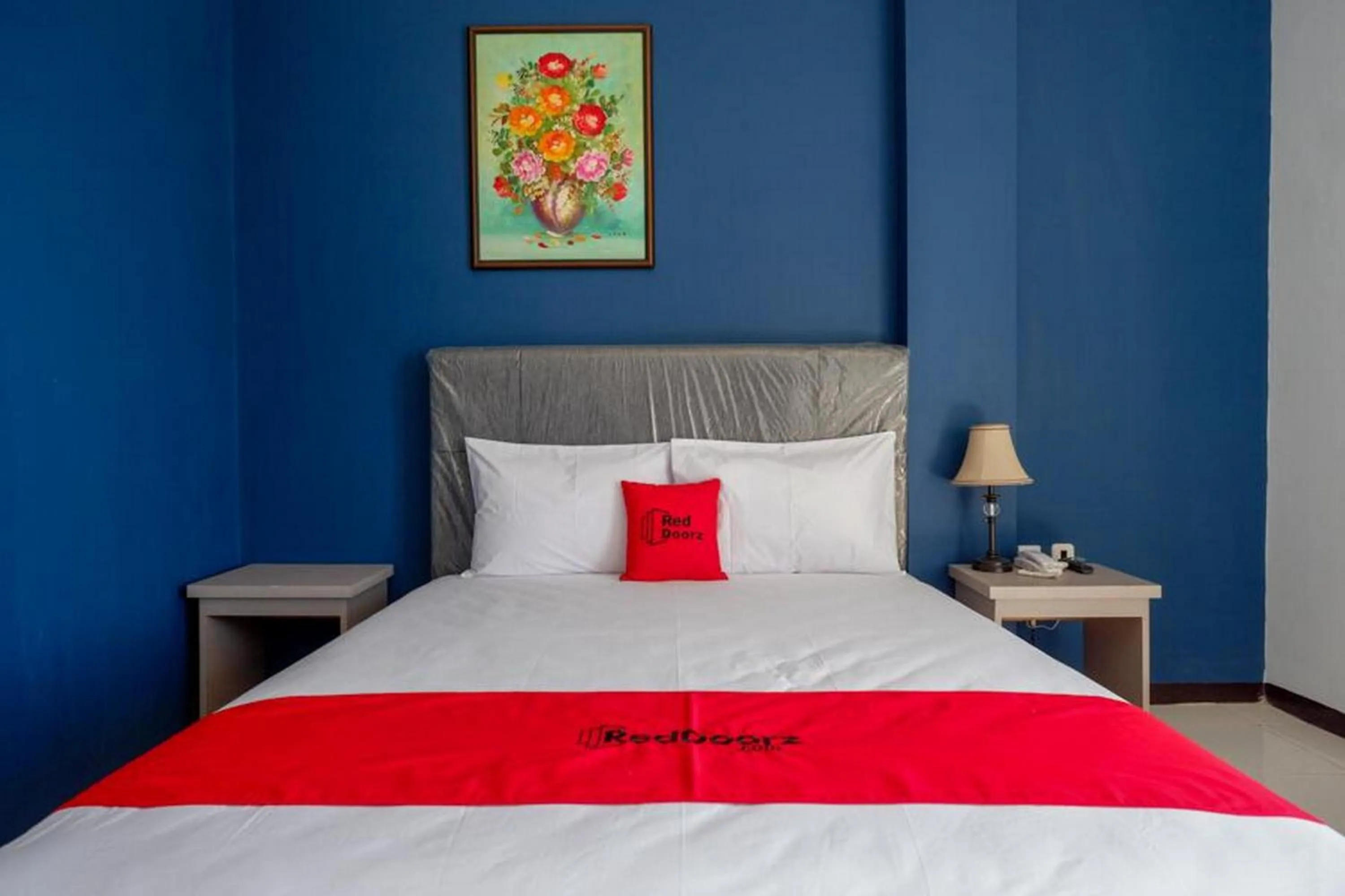 Bedroom in RedDoorz Plus Syariah @ Hotel Boulevard Luwuk