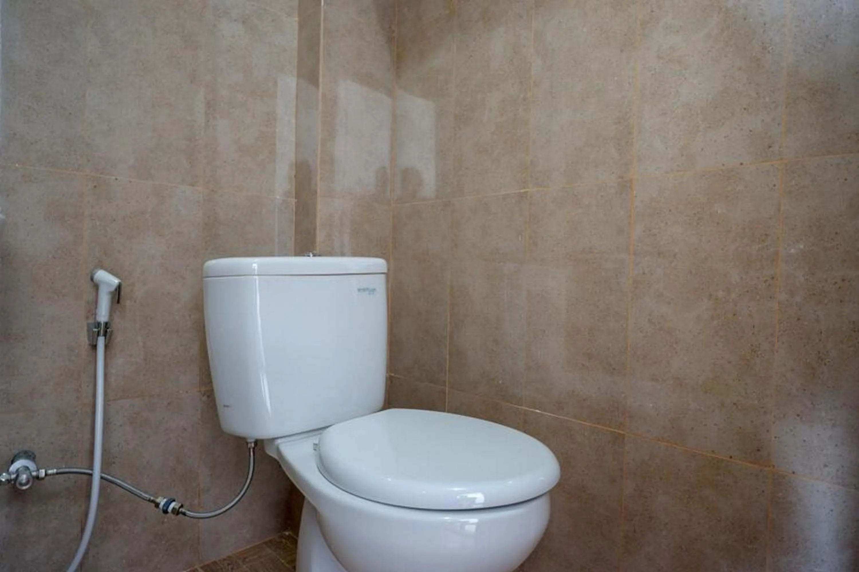 Bathroom in RedDoorz Plus Syariah @ Hotel Boulevard Luwuk