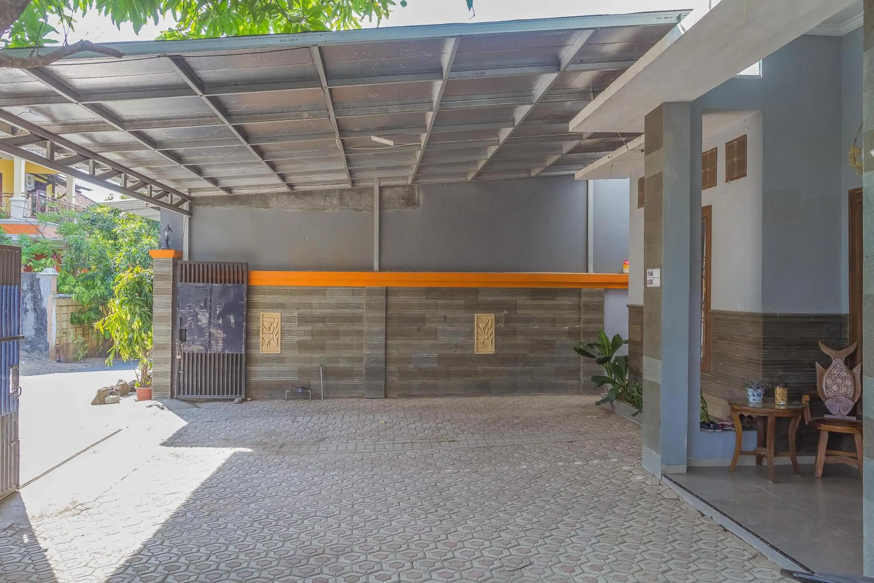 Facade/entrance in RedDoorz Syariah @ Puri Kalijaga Street