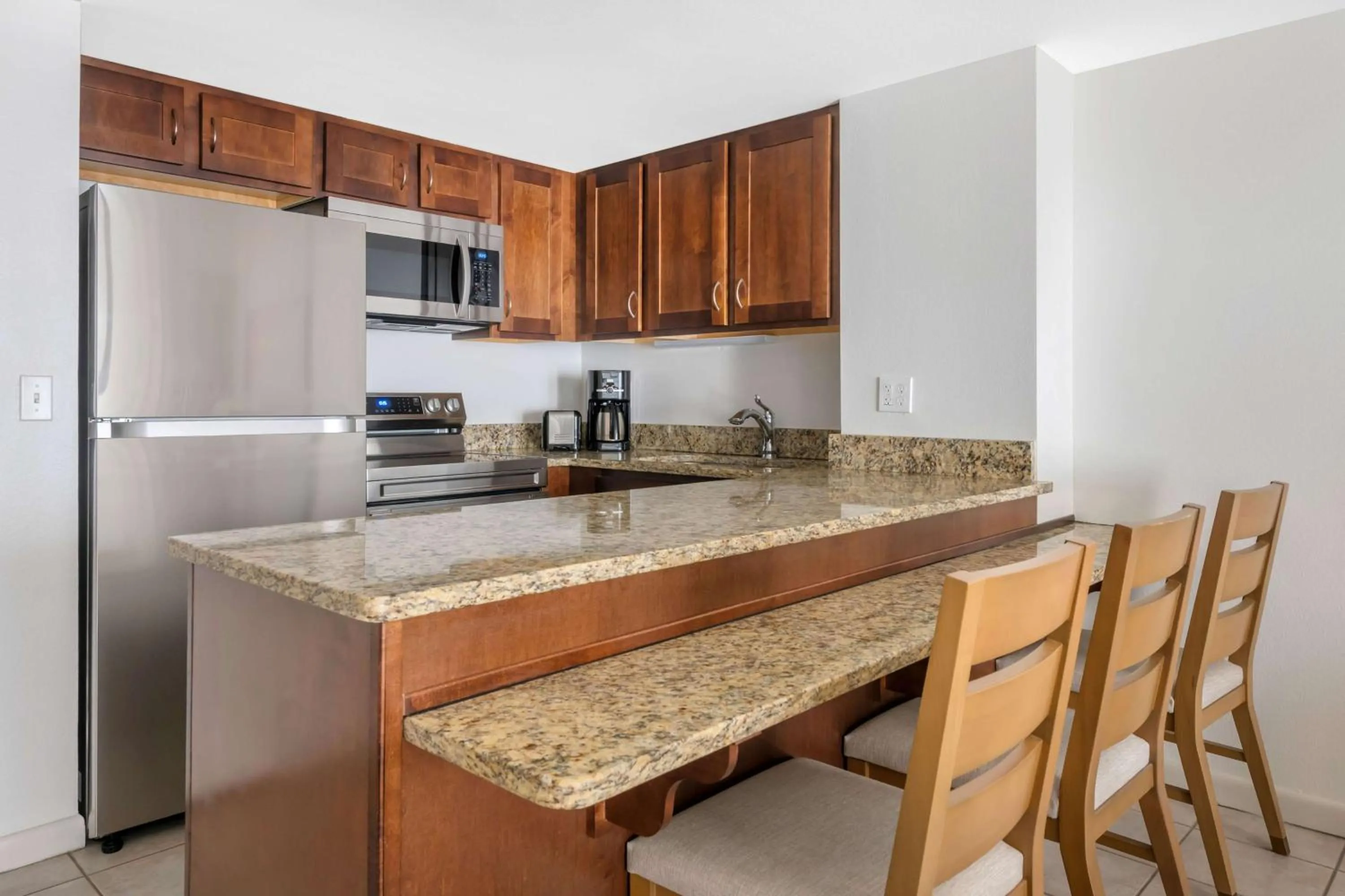 Kitchen or kitchenette in Hilton Vacation Club Daytona Beach Regency