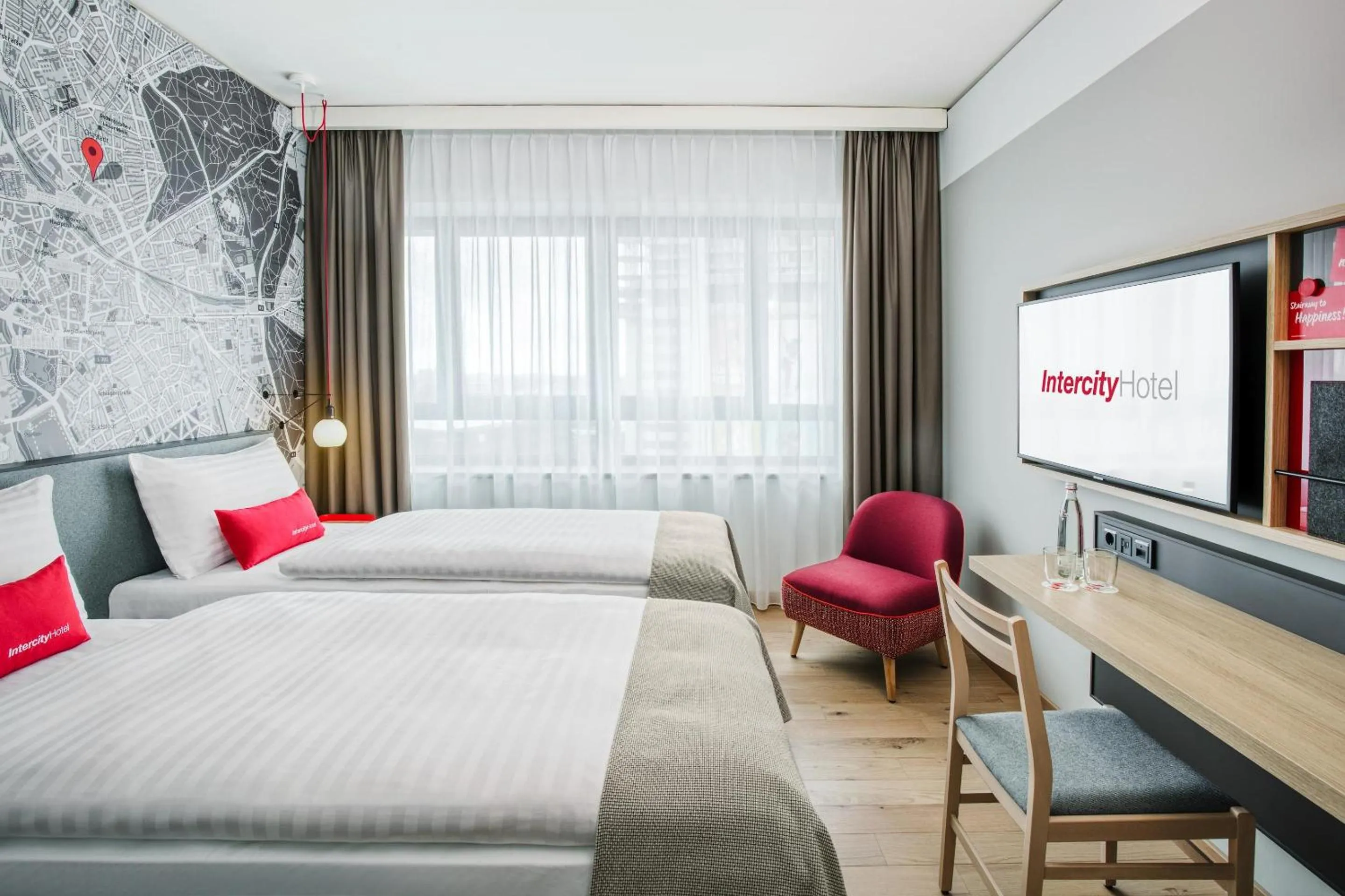 Photo of the whole room, Bed in IntercityHotel Hannover Hauptbahnhof-Ost