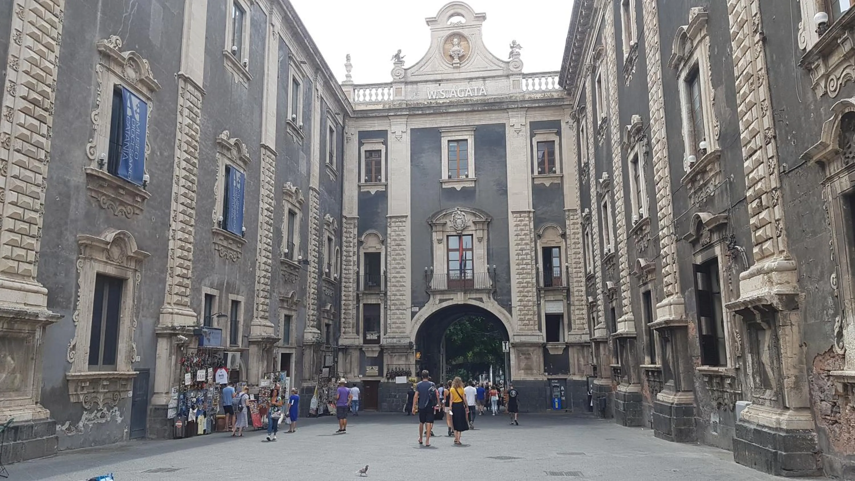 Neighbourhood in B&B Giardino Bellini-centro