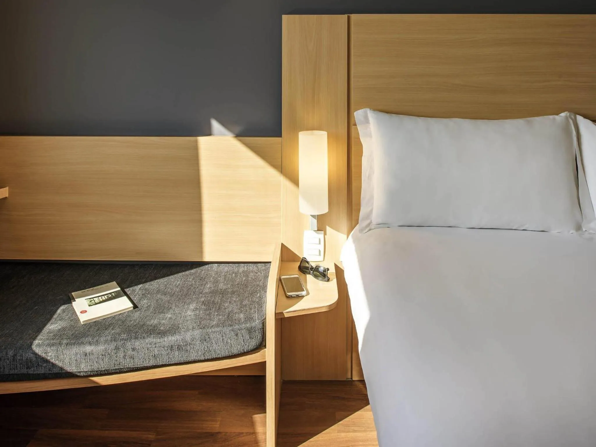Bedroom, Bed in ibis Sisteron
