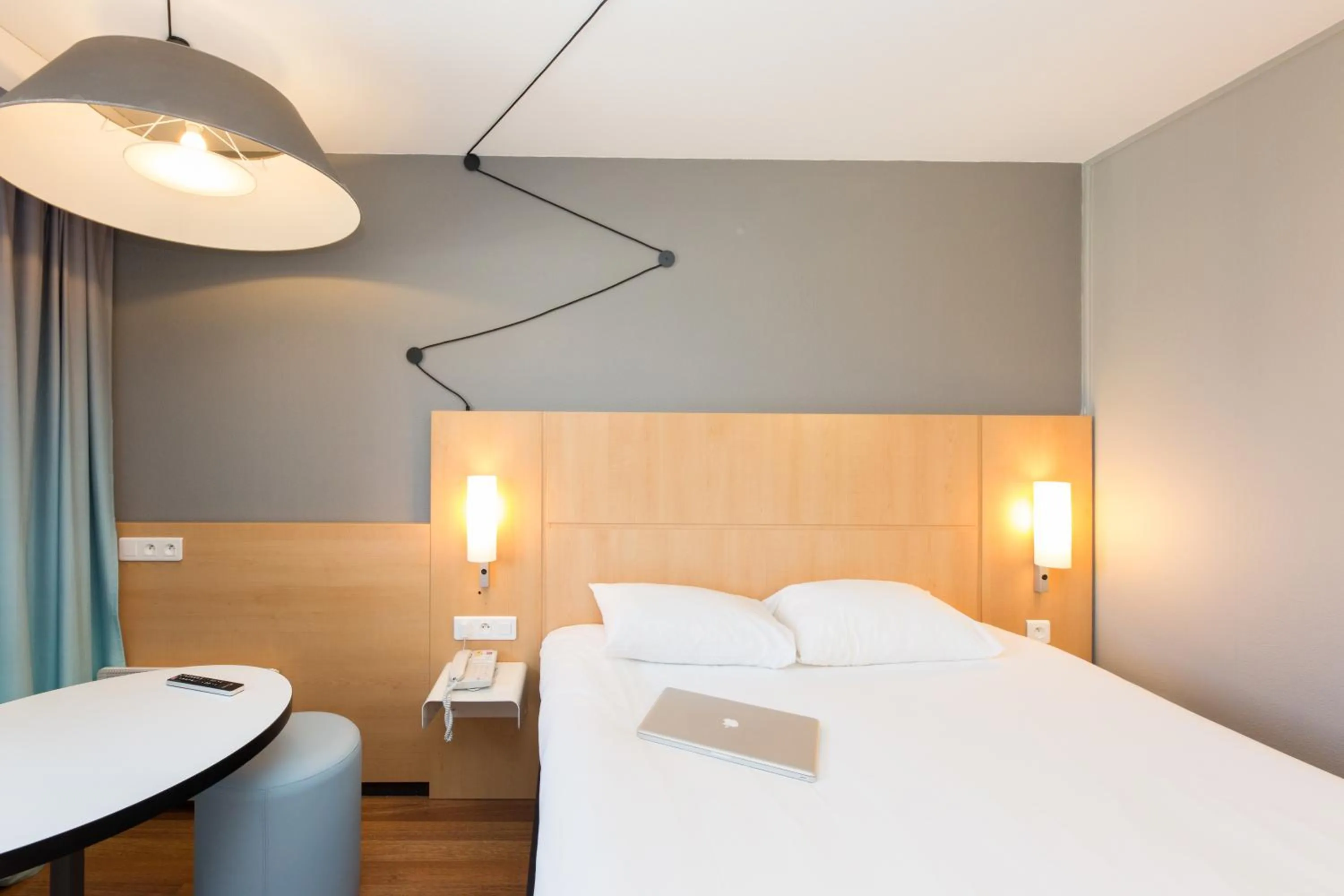 Bed in ibis Sisteron