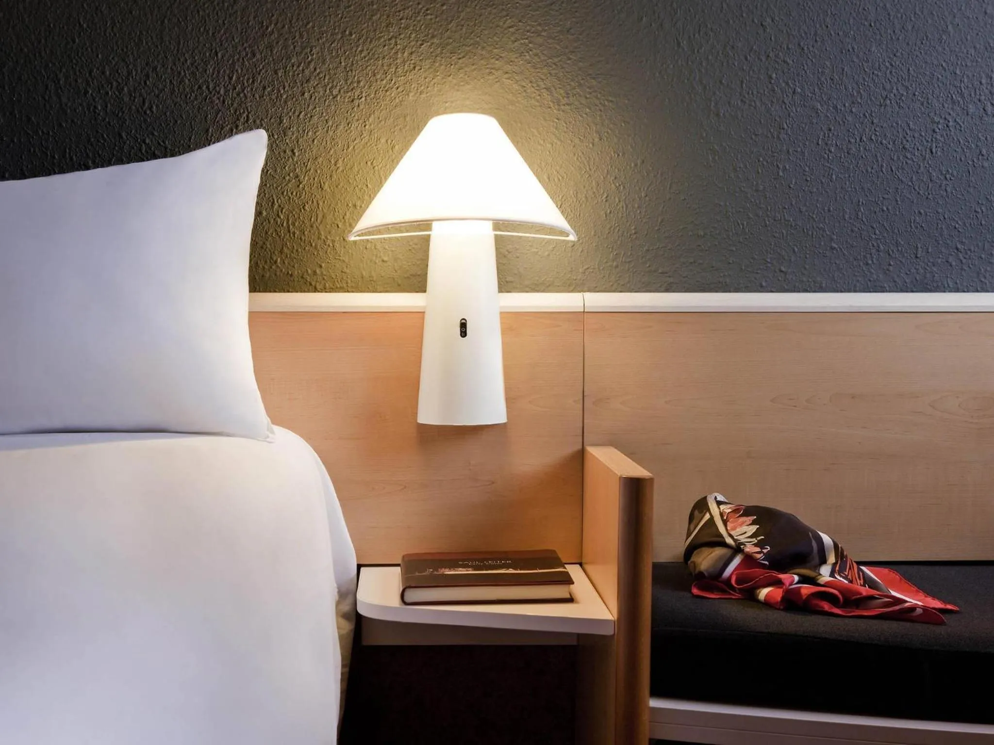 Bedroom, Bed in ibis Sisteron