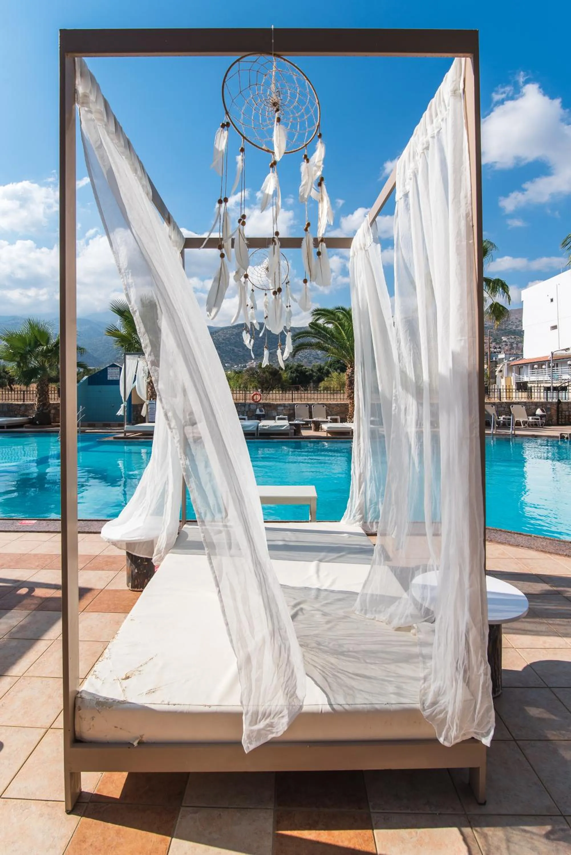 Swimming pool in Oasis Studios