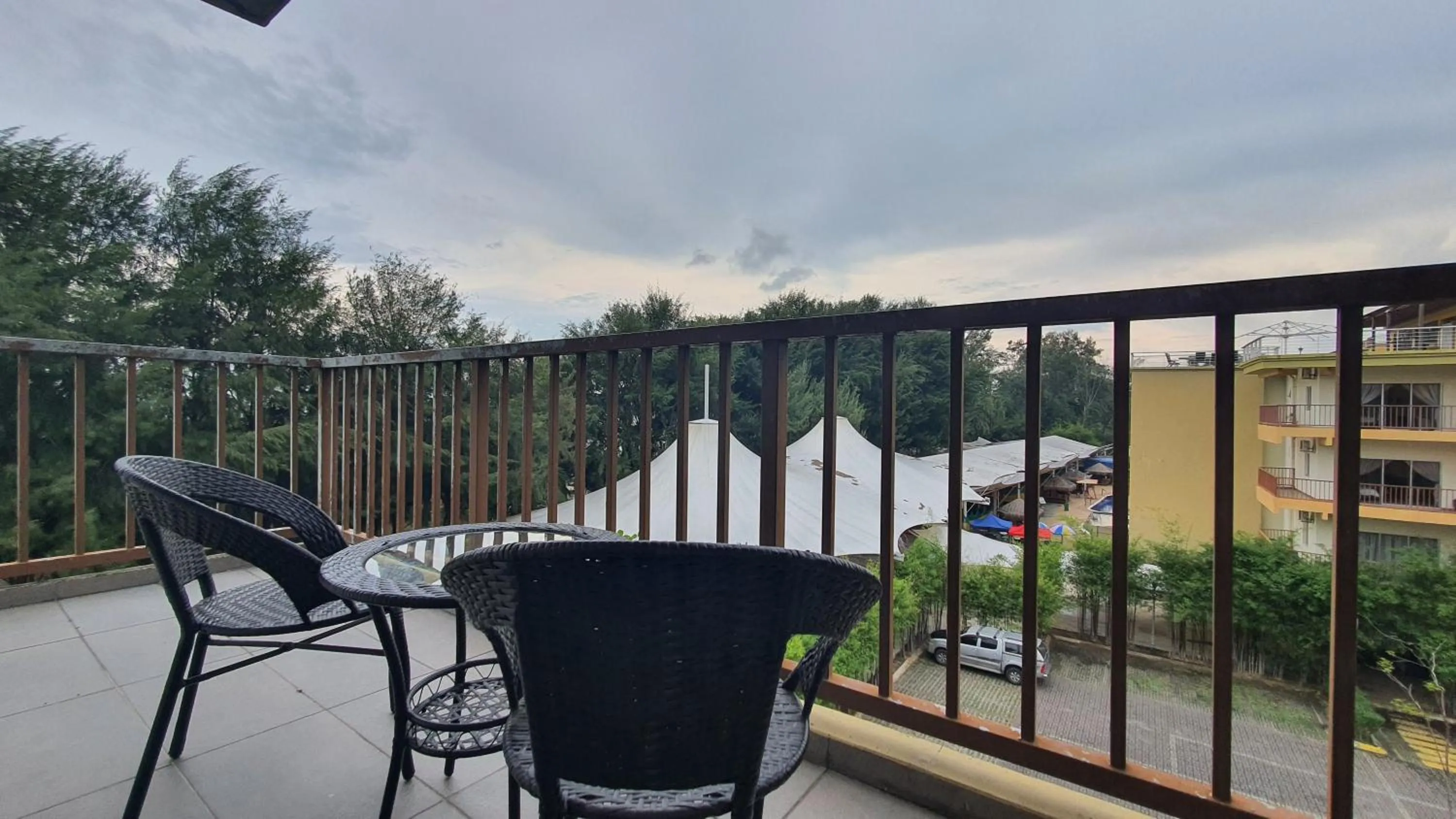 Balcony/Terrace in Gold Coast Morib Themepark View Studio