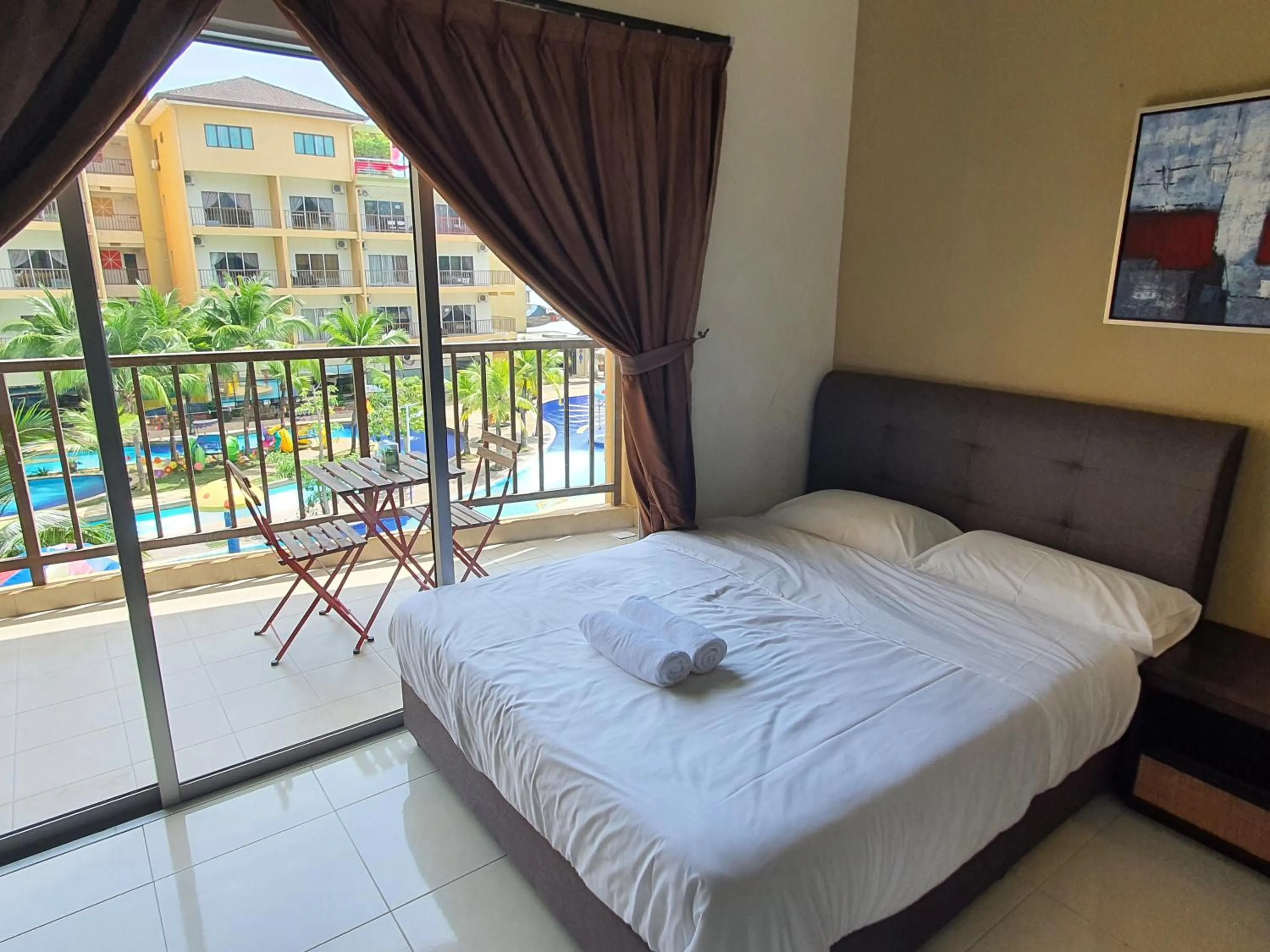 Balcony/Terrace, Bed in Gold Coast Morib Themepark View Studio