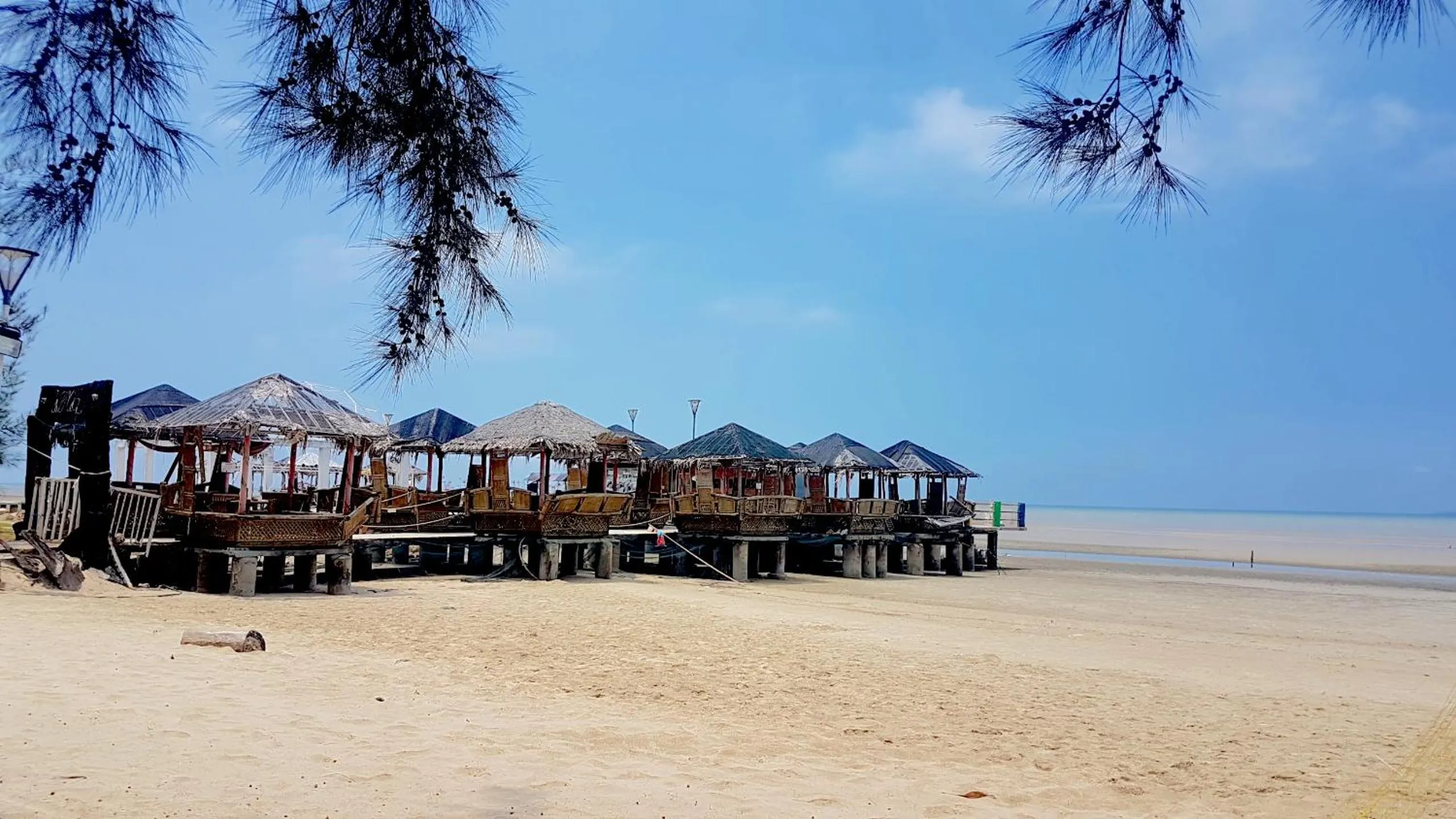 Beach in Gold Coast Morib Themepark View Studio