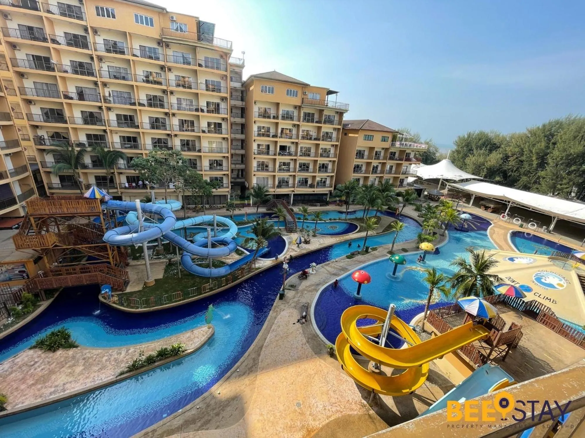 Balcony/Terrace in Gold Coast Morib Themepark View Studio