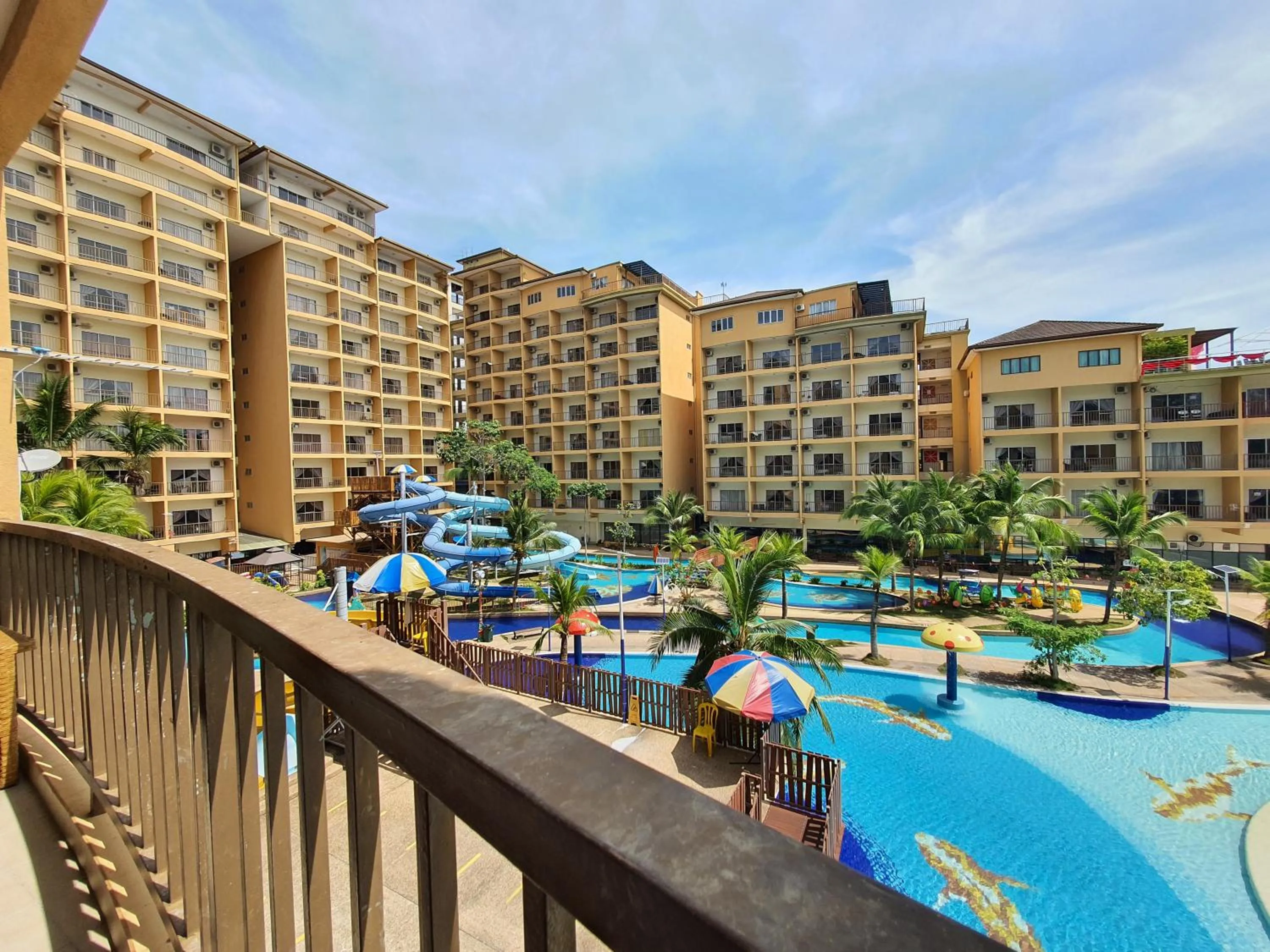 Balcony/Terrace in Gold Coast Morib Themepark View Studio