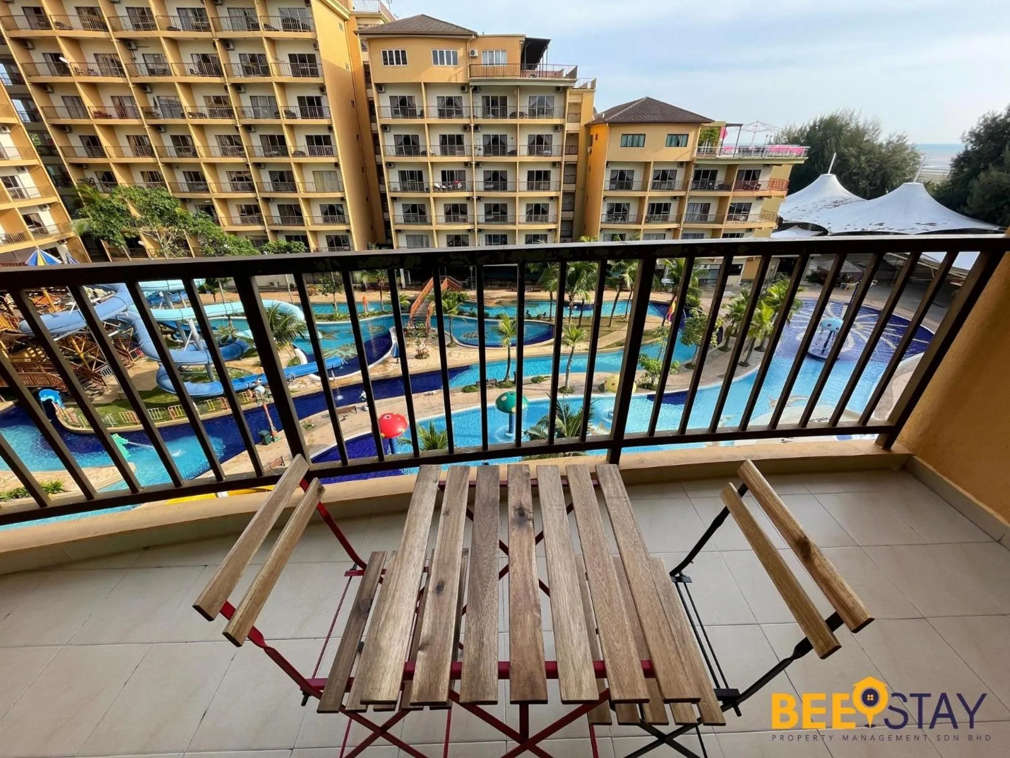 Balcony/Terrace in Gold Coast Morib Themepark View Studio