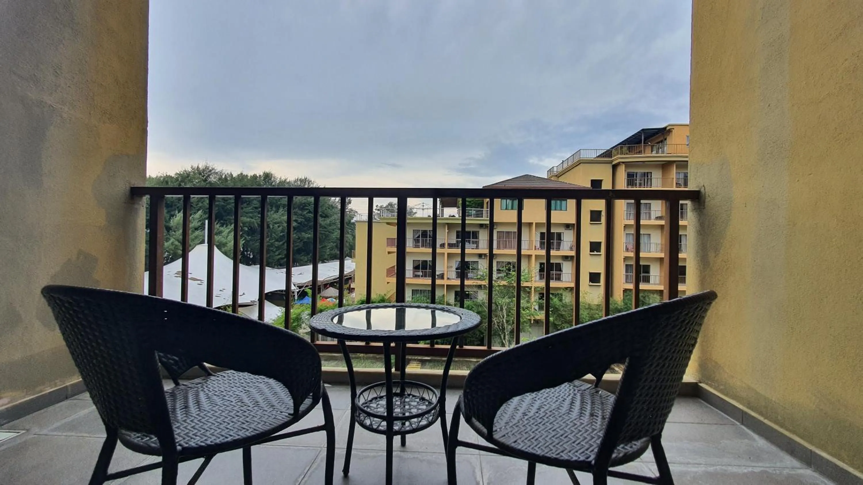 Balcony/Terrace in Gold Coast Morib Themepark View Studio