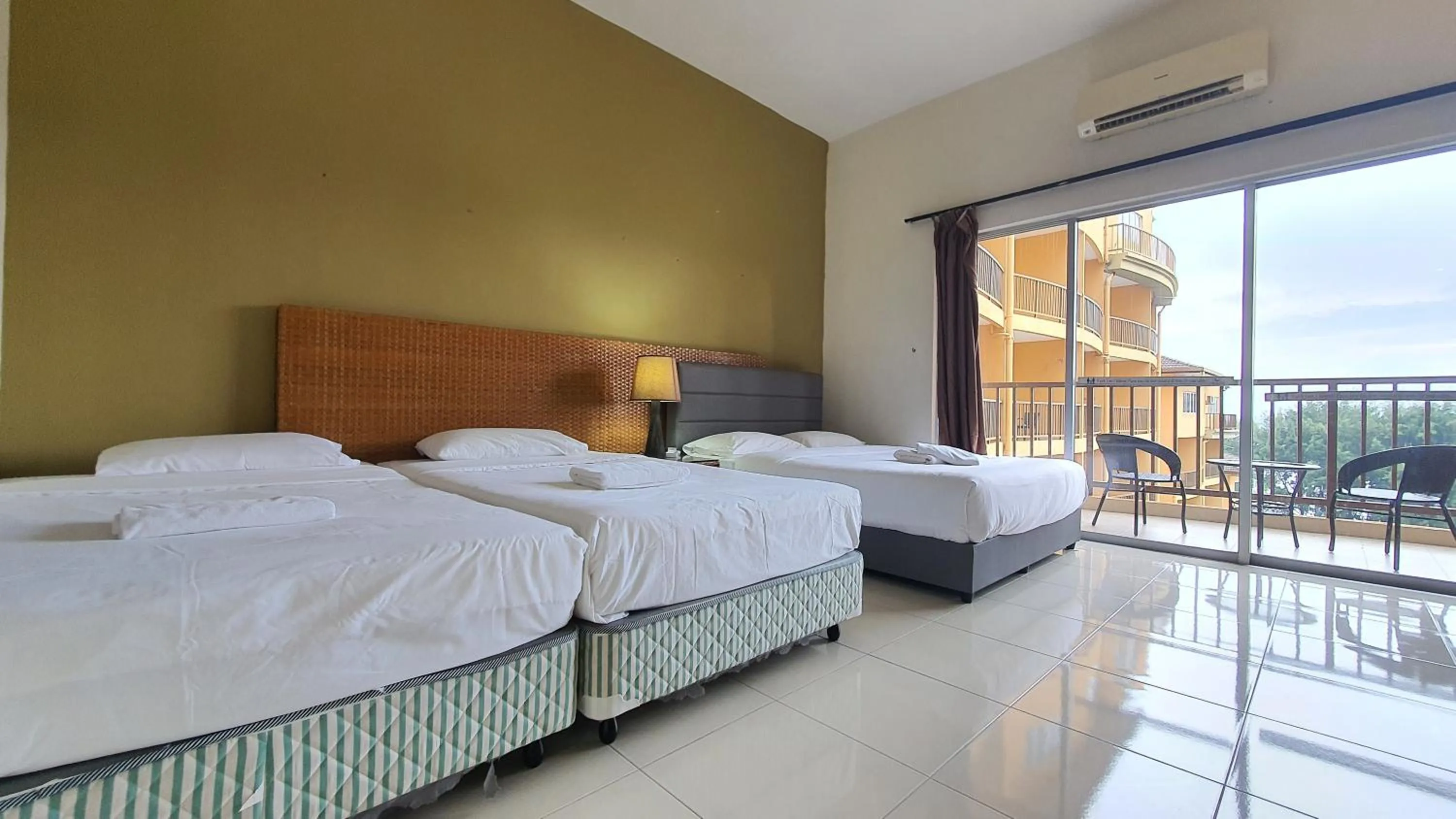 Bed in Gold Coast Morib Themepark View Studio