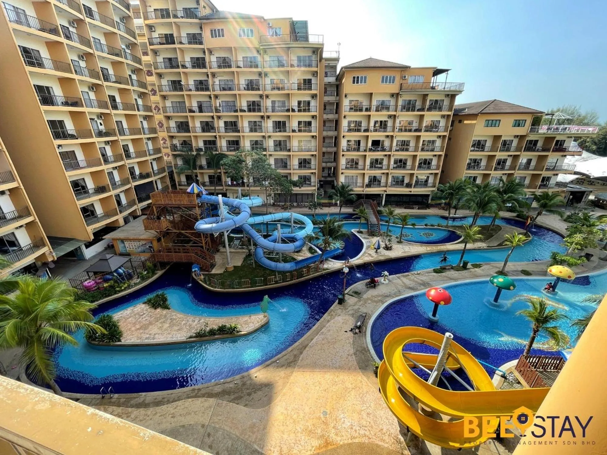 Balcony/Terrace in Gold Coast Morib Themepark View Studio