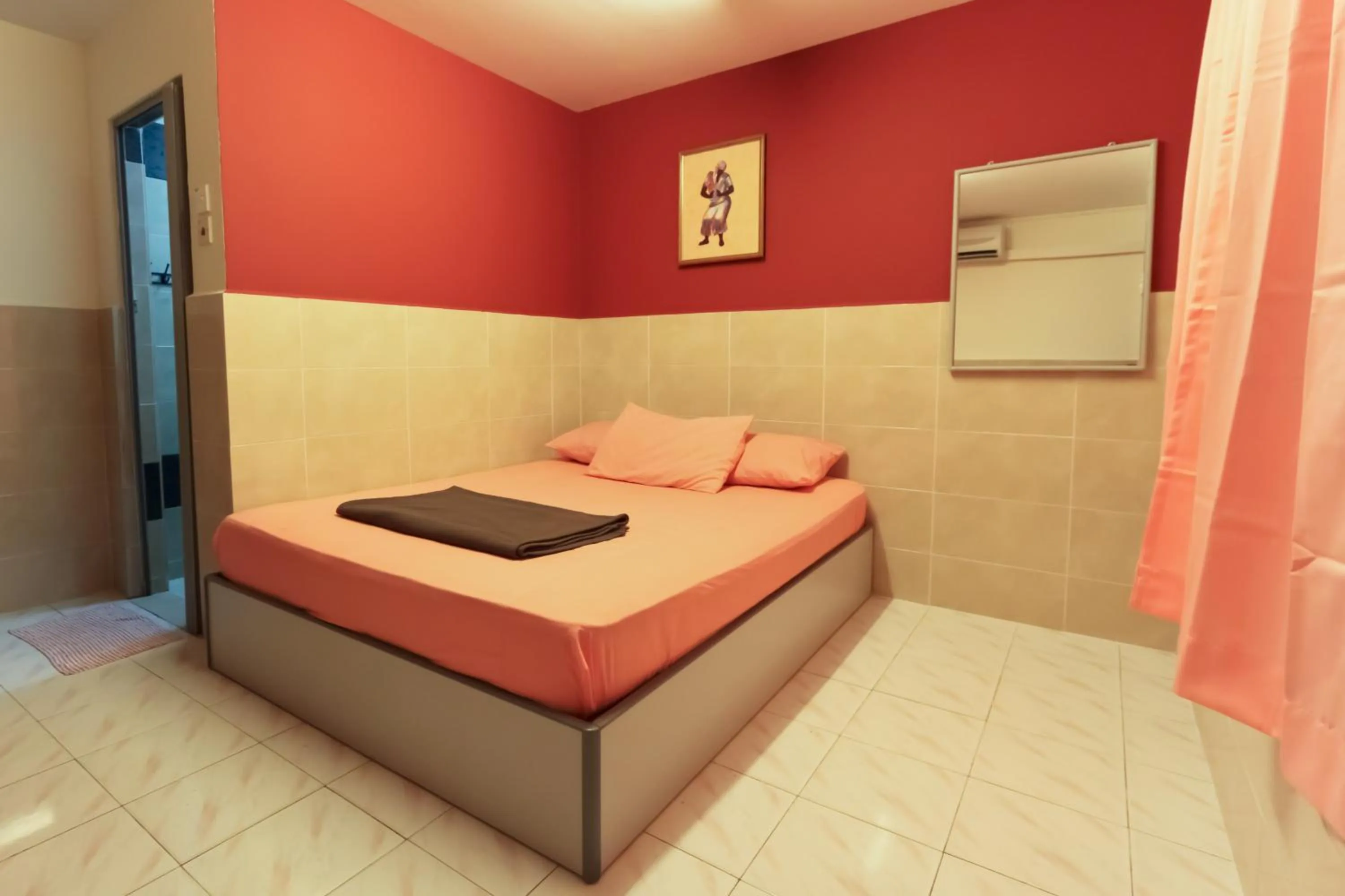 Bed in Fairway Hotel