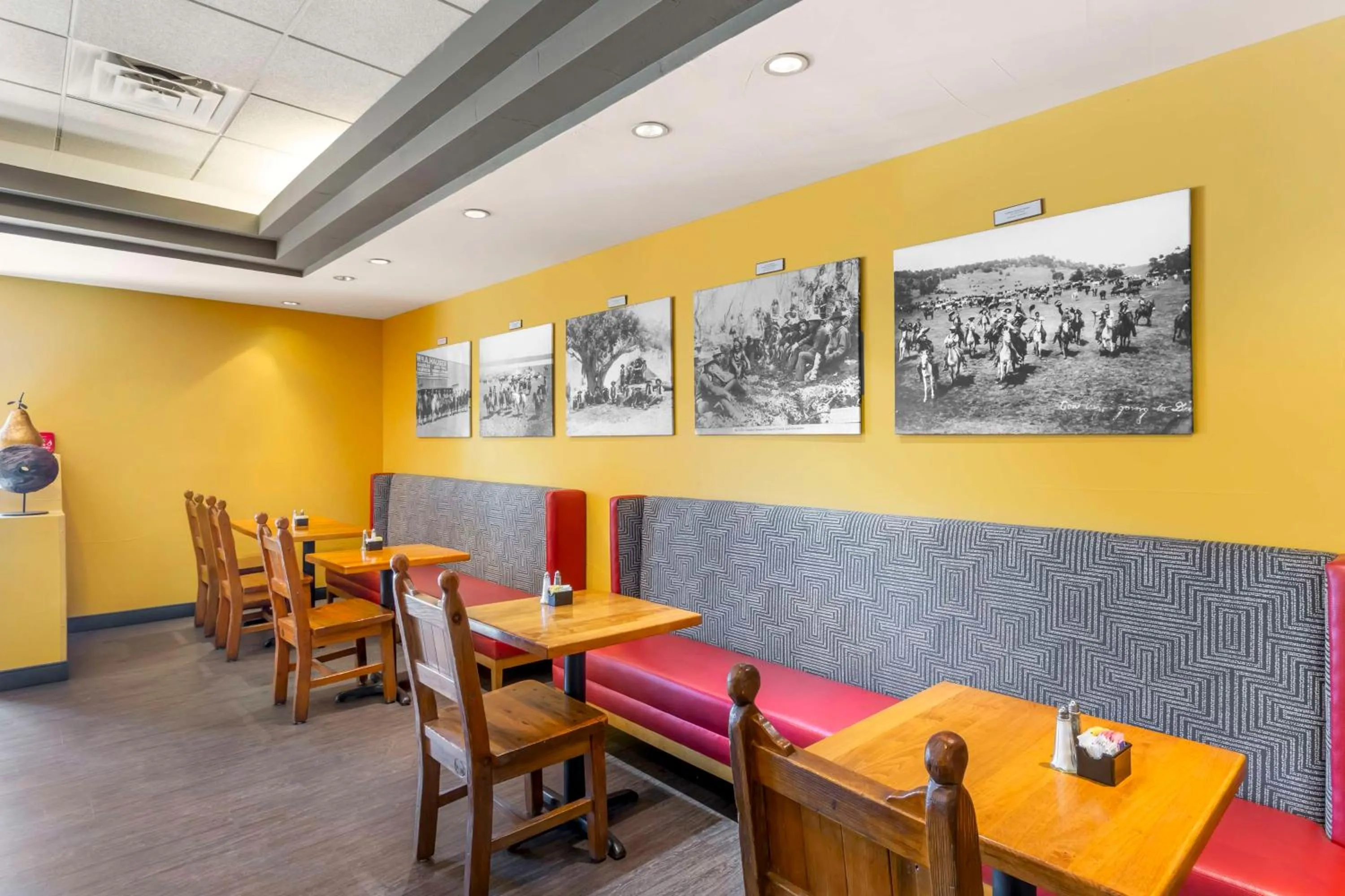 Breakfast in Best Western Plus Rio Grande Inn