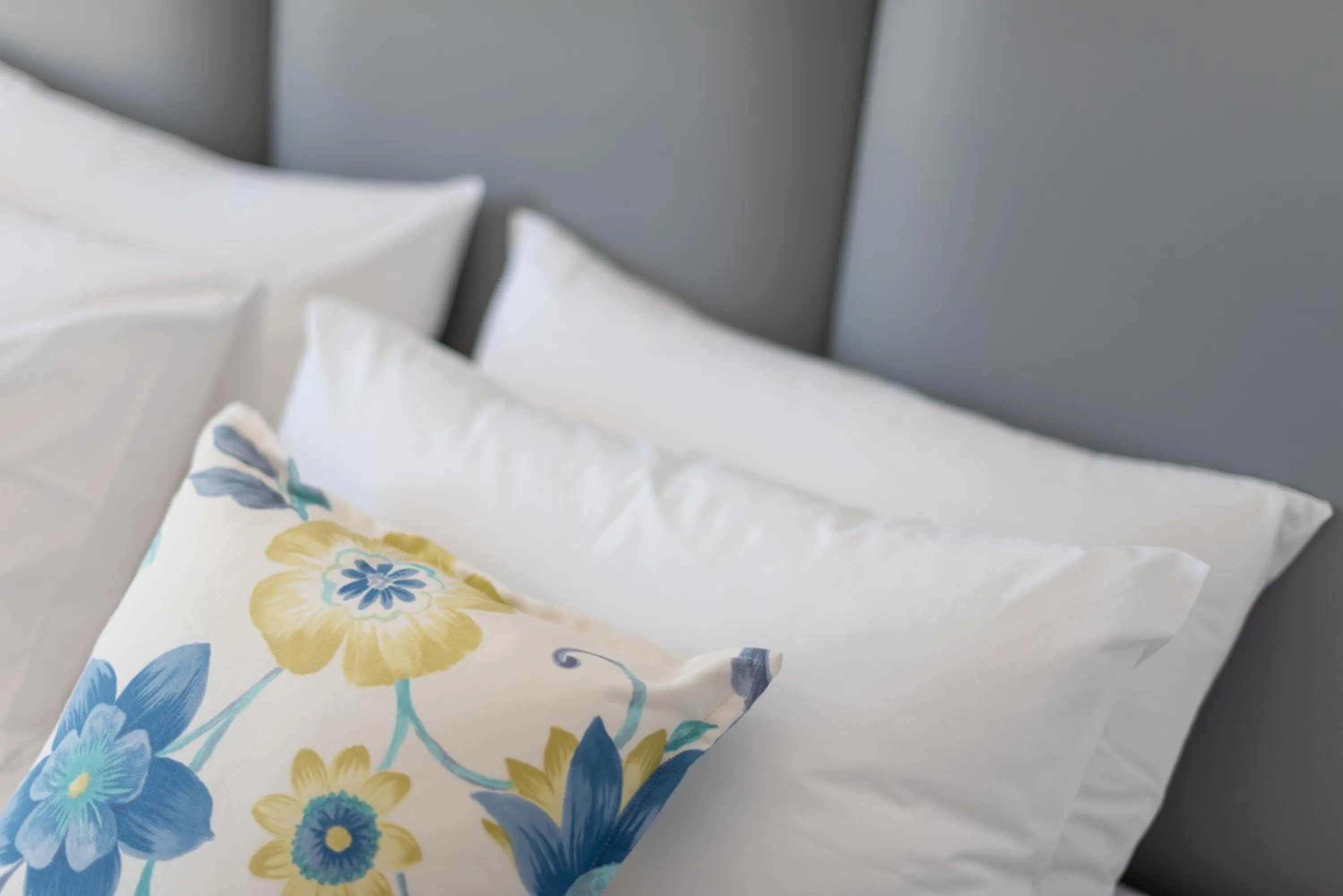 Bedroom, Bed in MAR n MAR CROWN HOTEL-SUITES