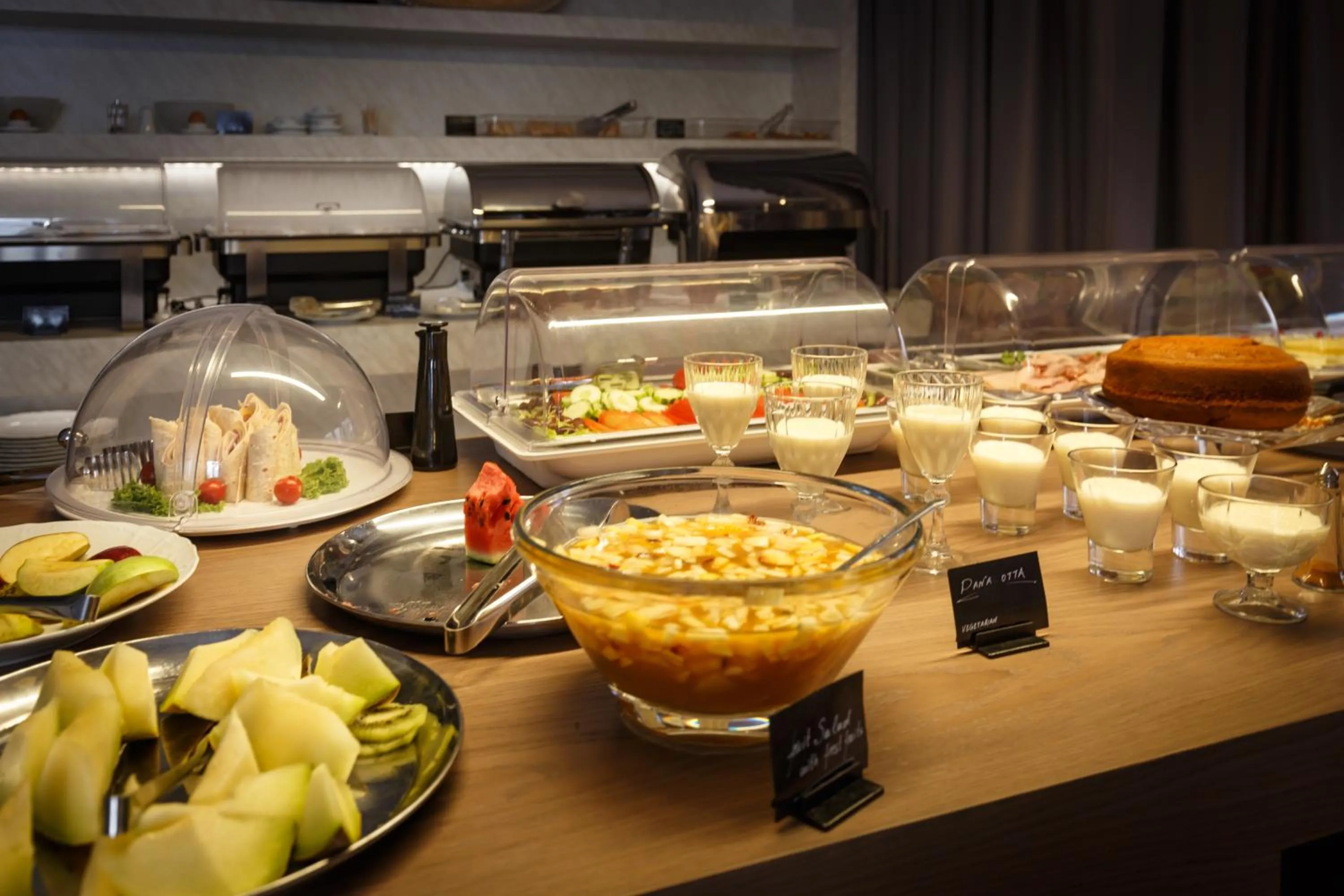 MAR n MAR CROWN HOTEL-SUITES