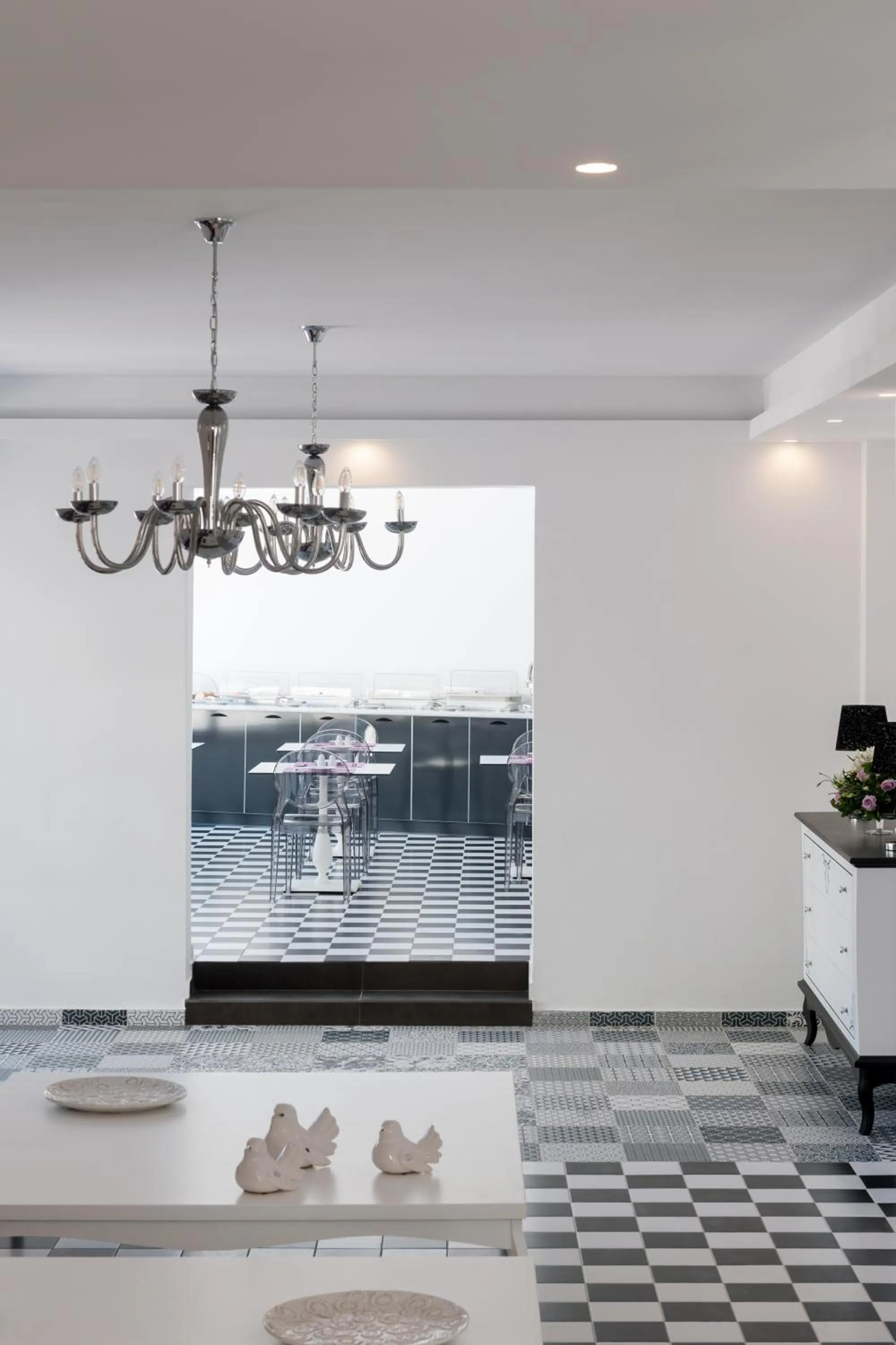 Lobby or reception in MAR n MAR CROWN HOTEL-SUITES