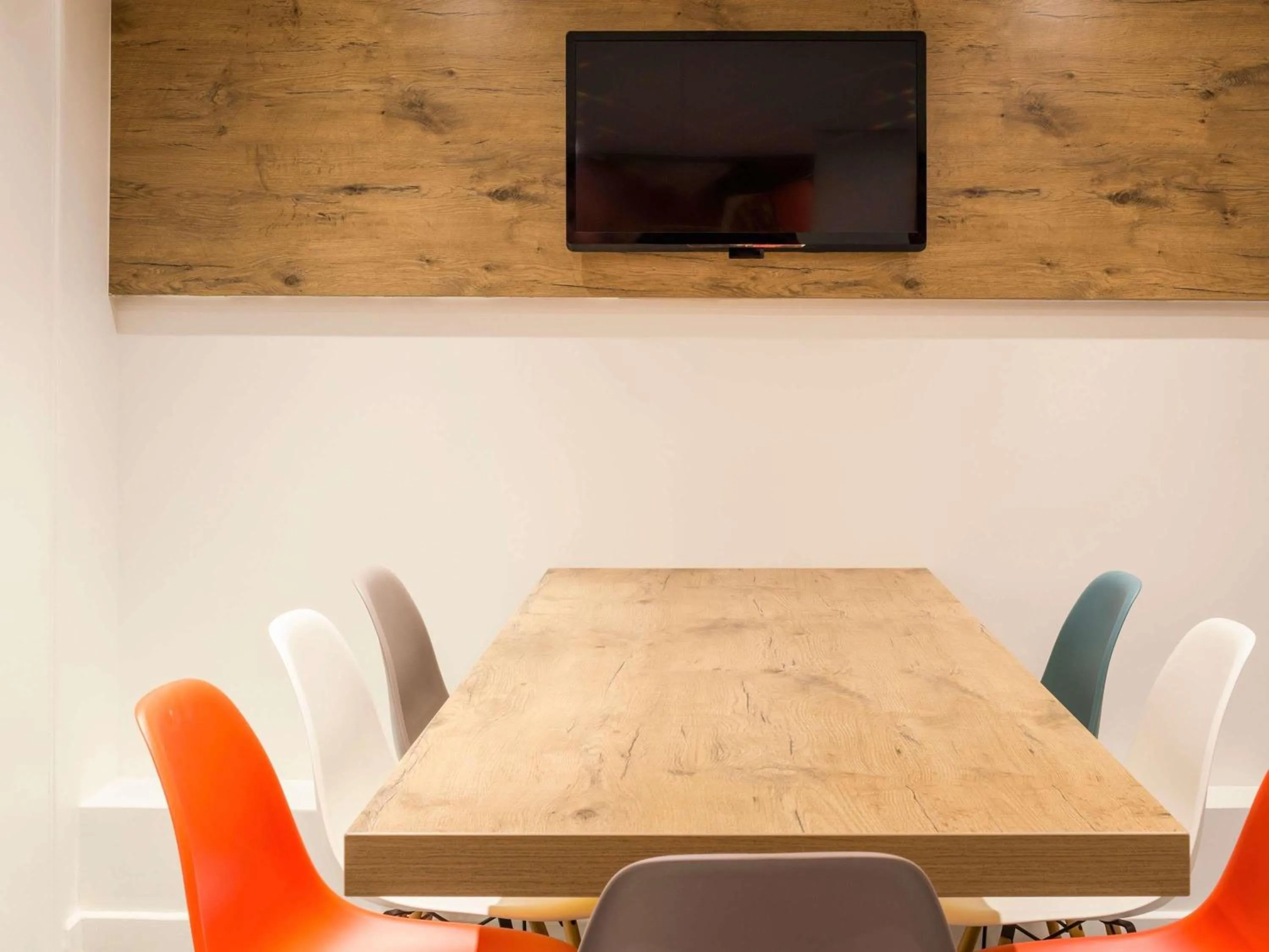 Breakfast in ibis Paris Père Lachaise