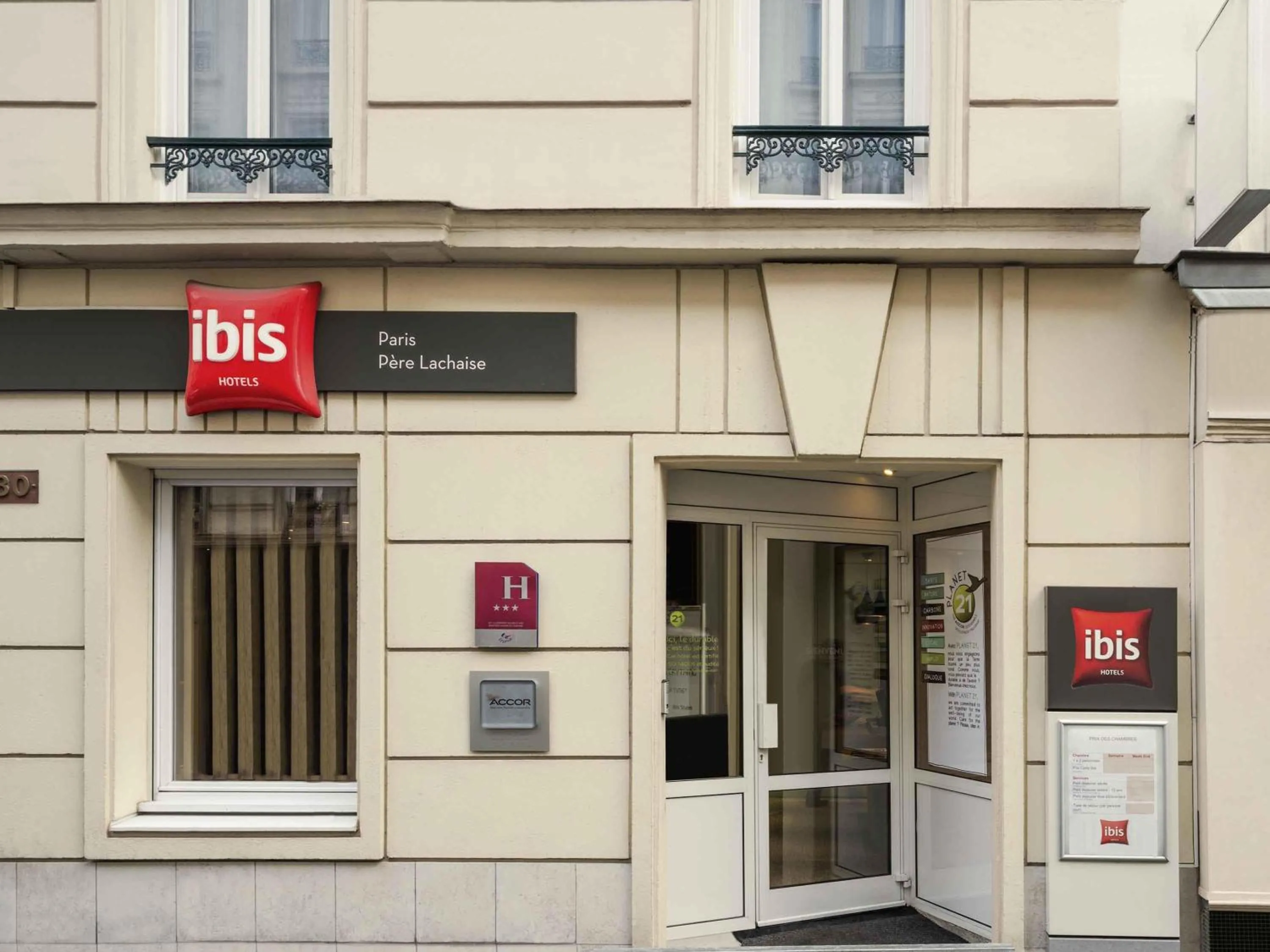 Property building in ibis Paris Père Lachaise