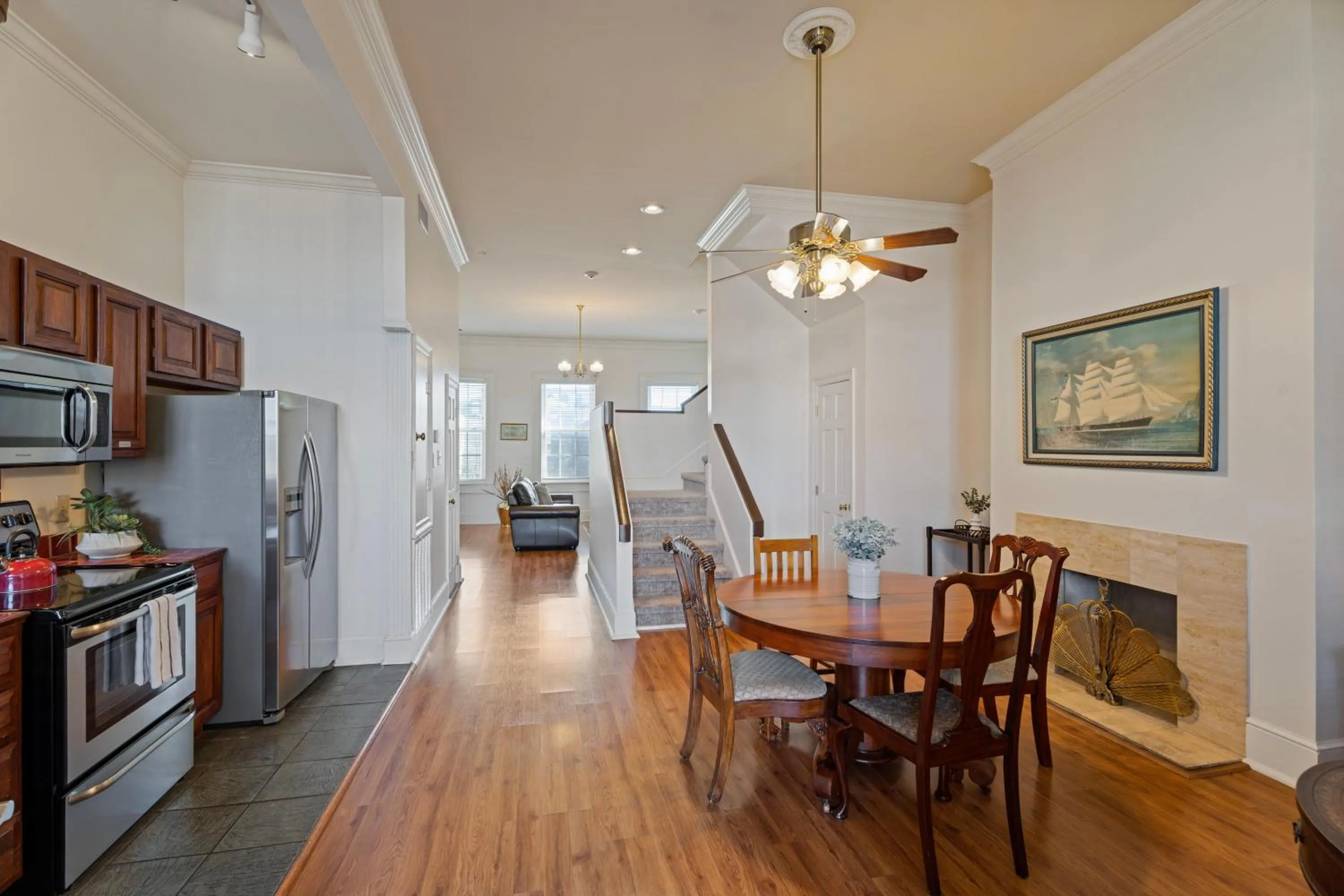 Dining area in Grenoble House