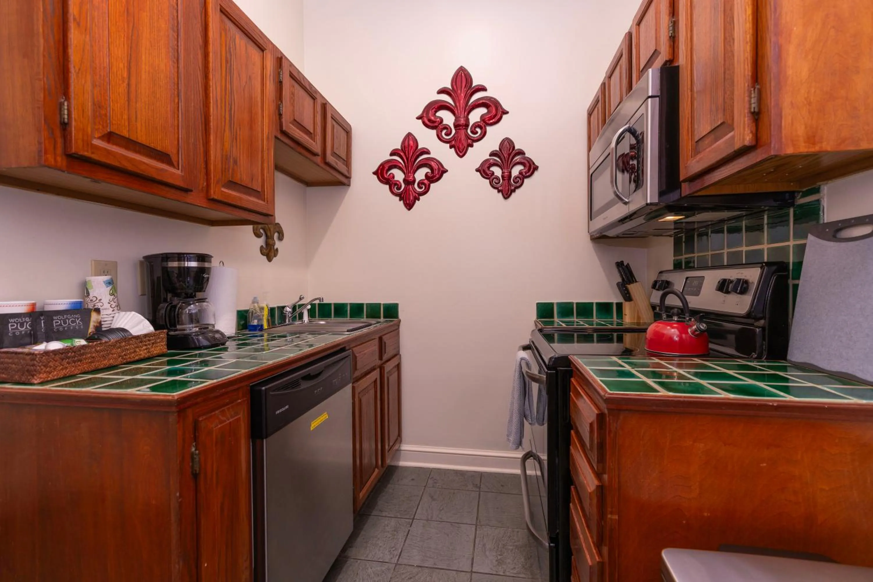 Coffee/tea facilities in Grenoble House