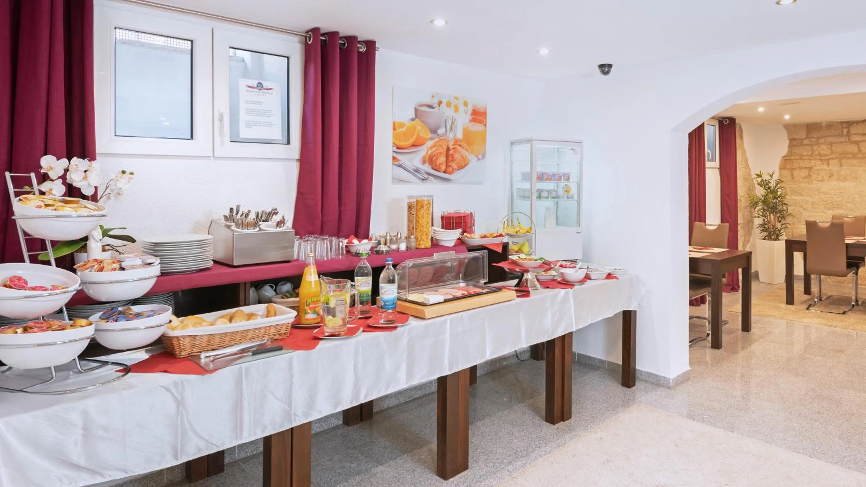 Restaurant/places to eat in Aparthotel - Stadtvilla Premium