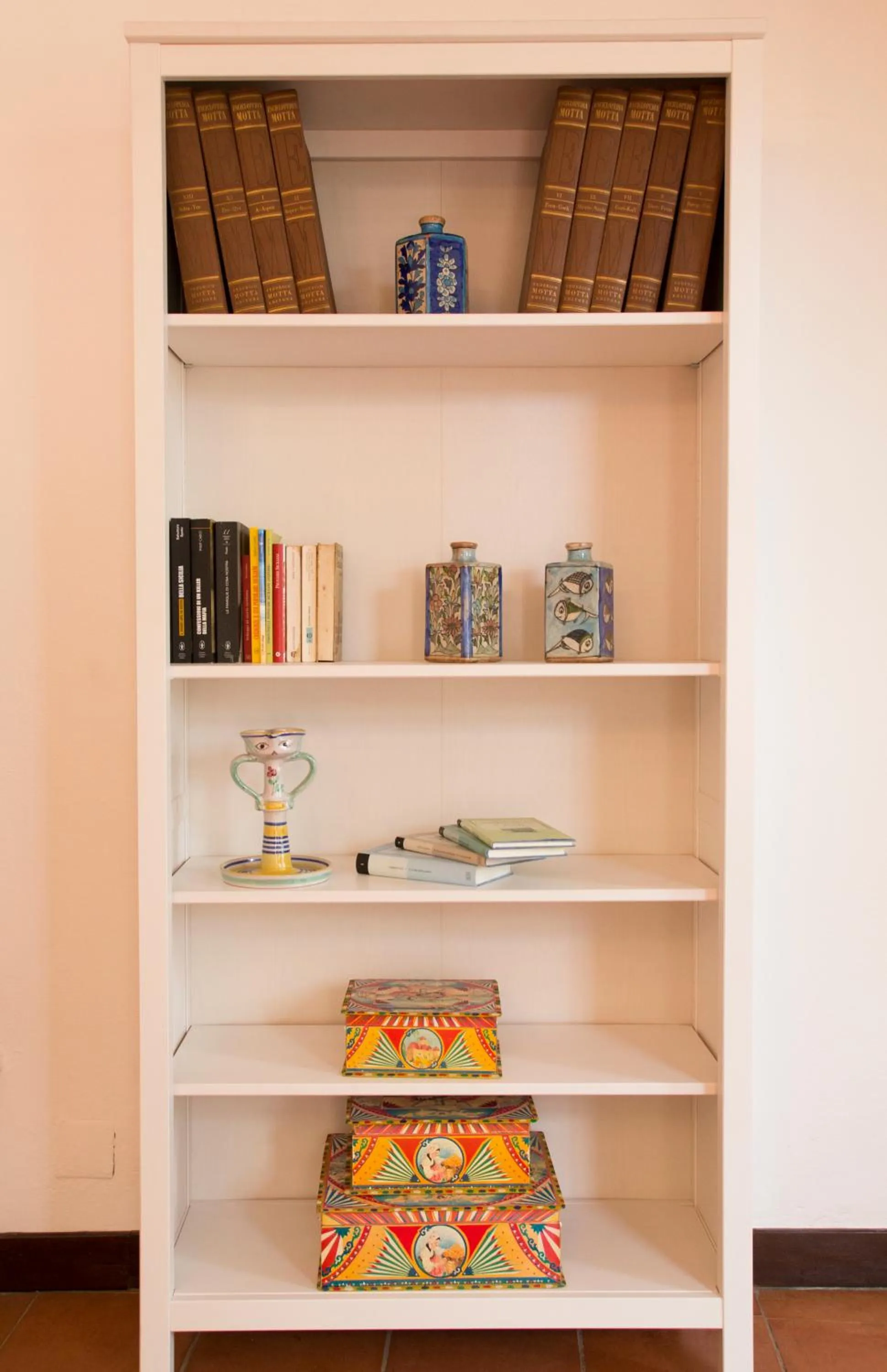 Library in B&B Villa Accademia