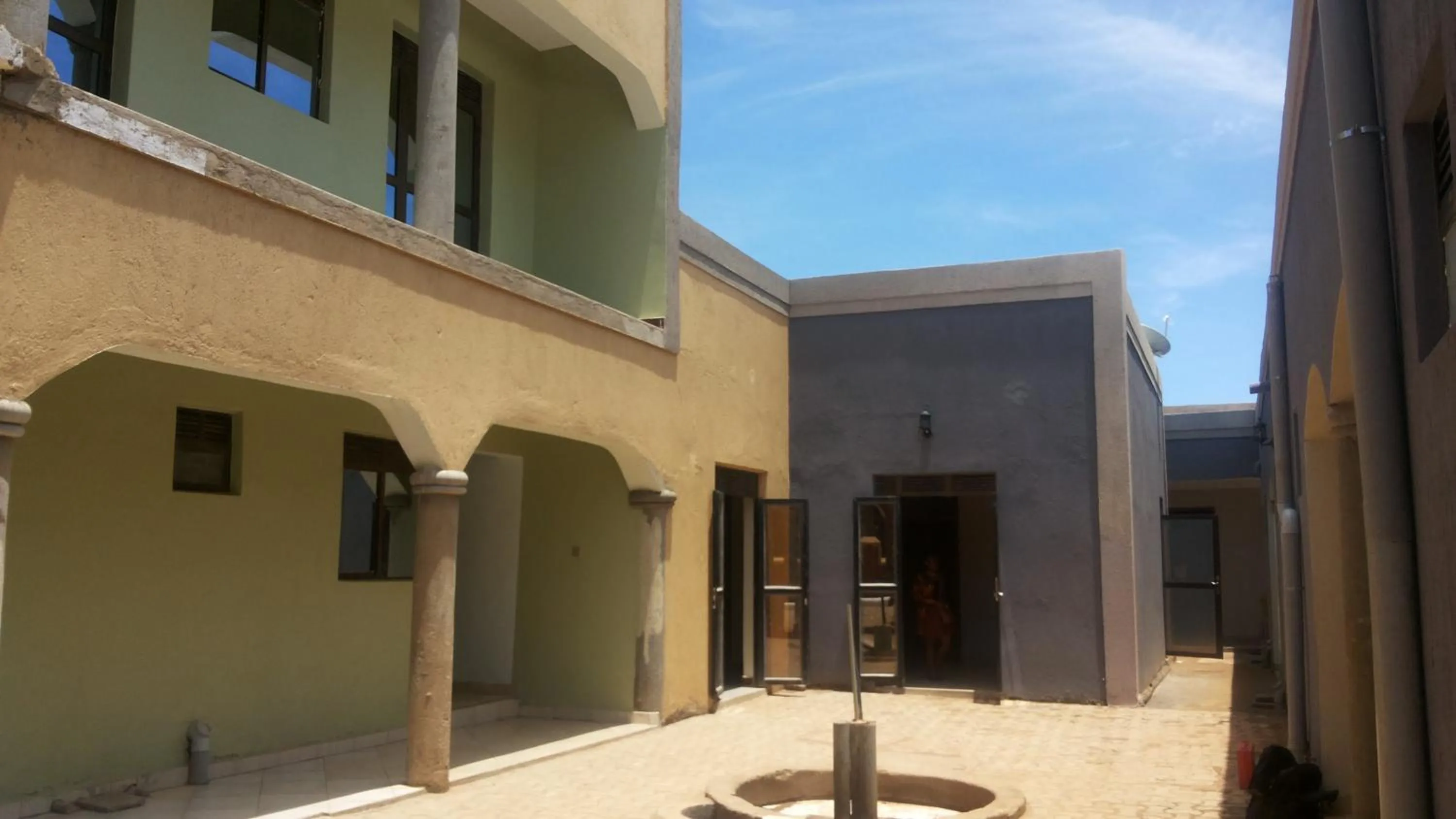 Property building in Hotel Skypa