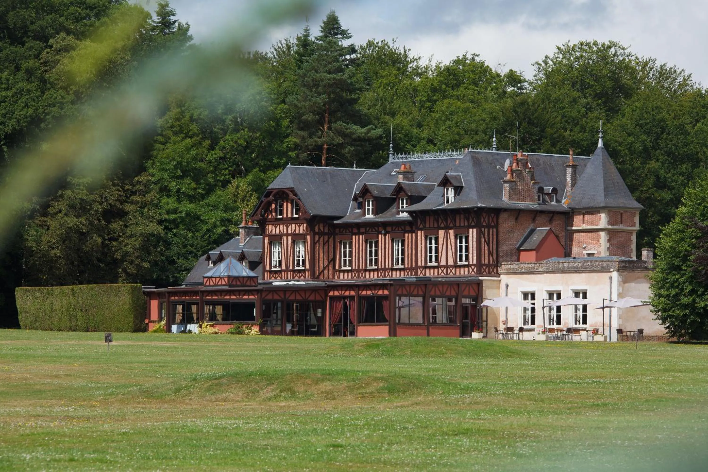 Property building in Le Pavillon De Gouffern