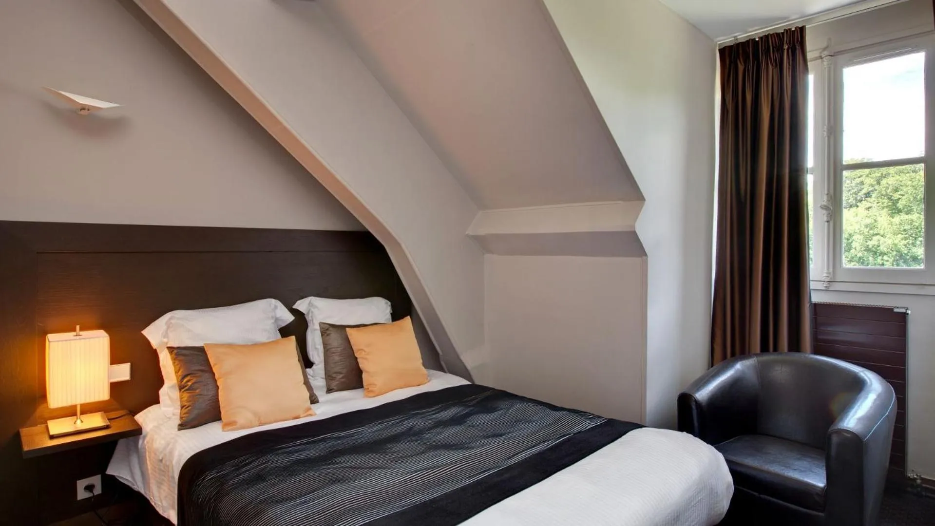 Bed in Le Pavillon De Gouffern