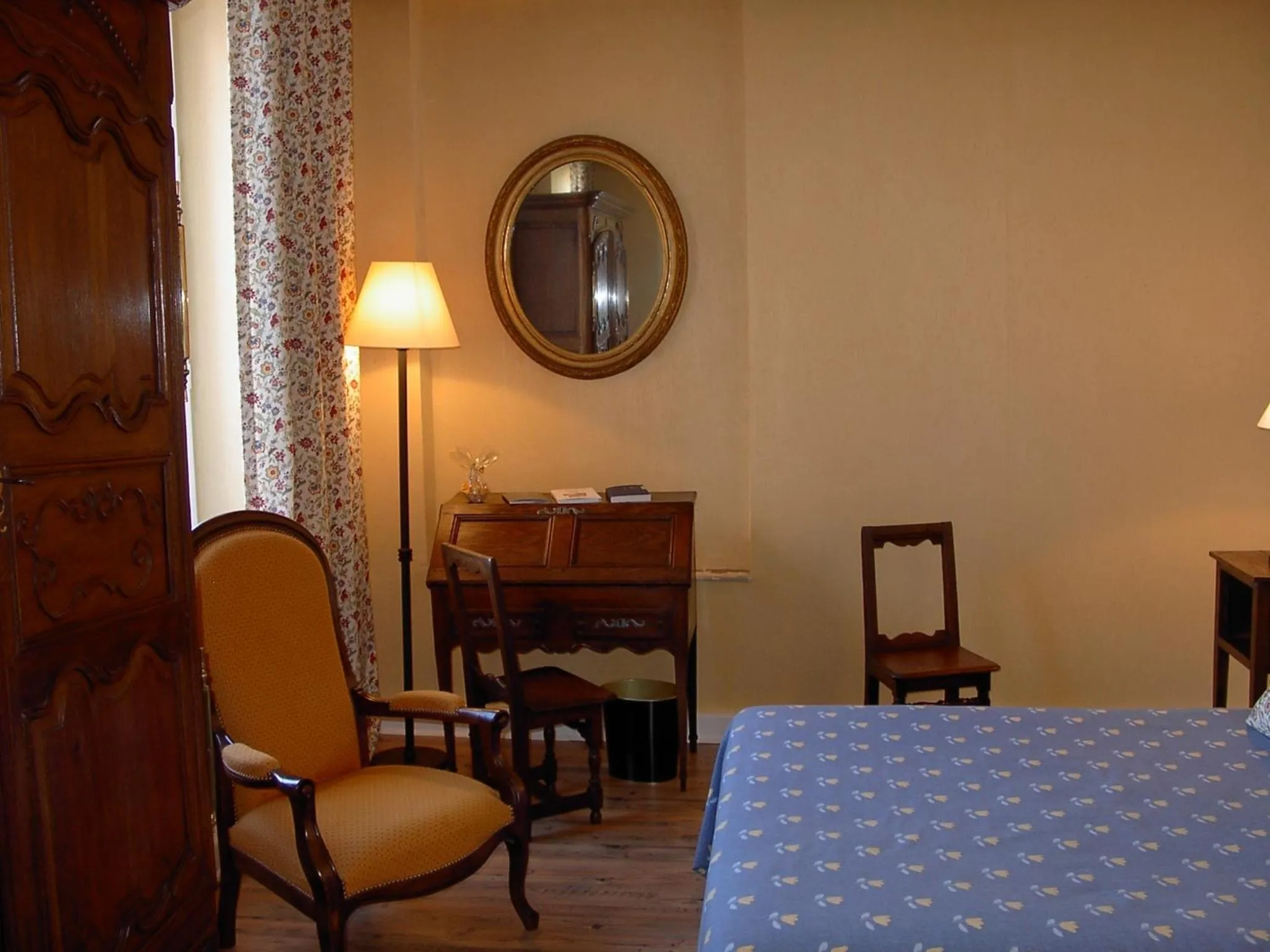 Photo of the whole room, Bed in Hôtel Du Théâtre Centre Historique - Parking Souterrain Public Gratuit