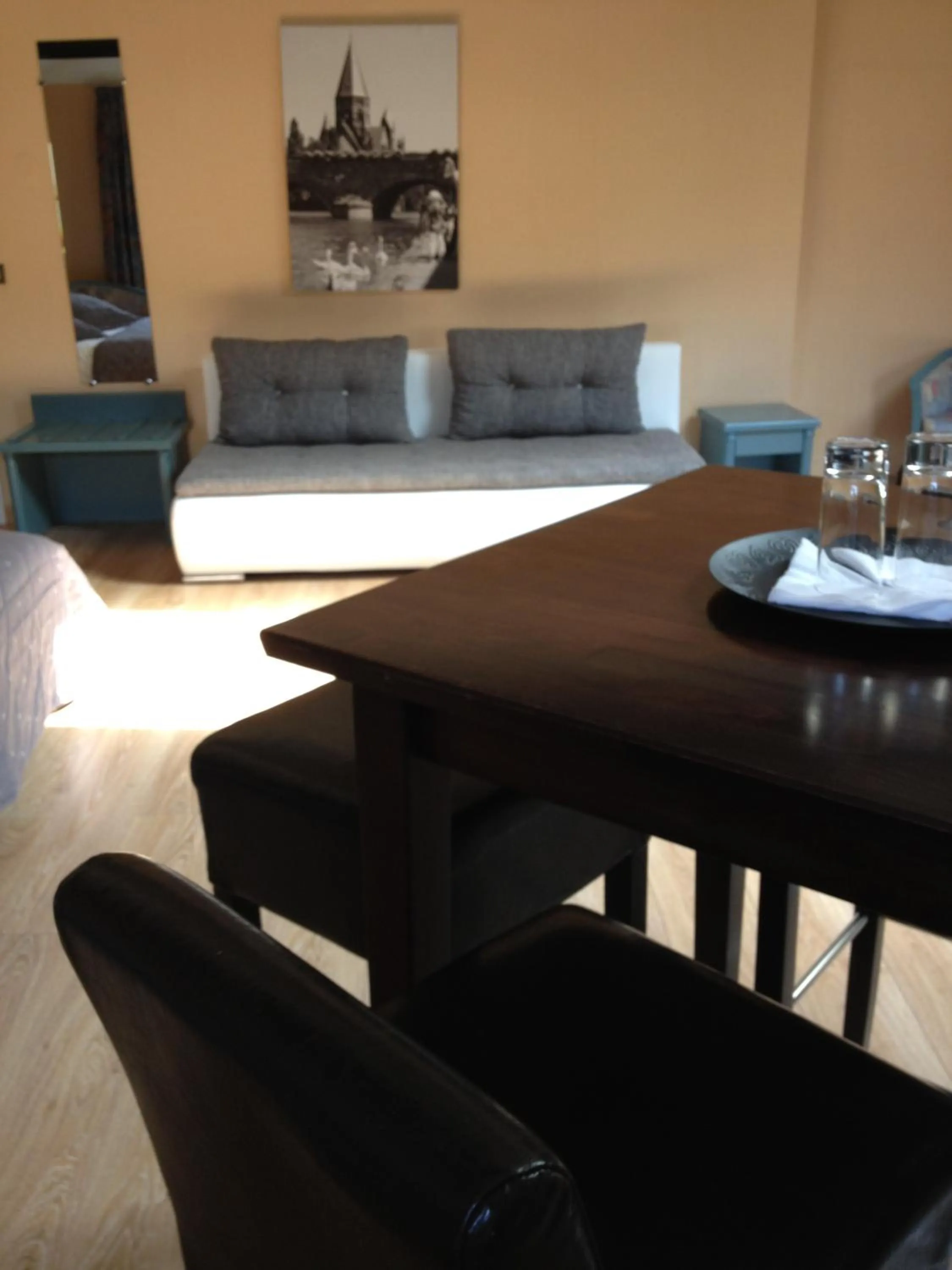 Seating area in Hôtel Du Théâtre Centre Historique - Parking Souterrain Public Gratuit