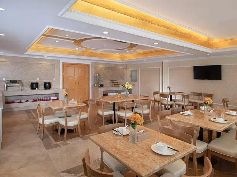 Vienna Hotel(Zhangzhou Jiaomei WanYi square store)