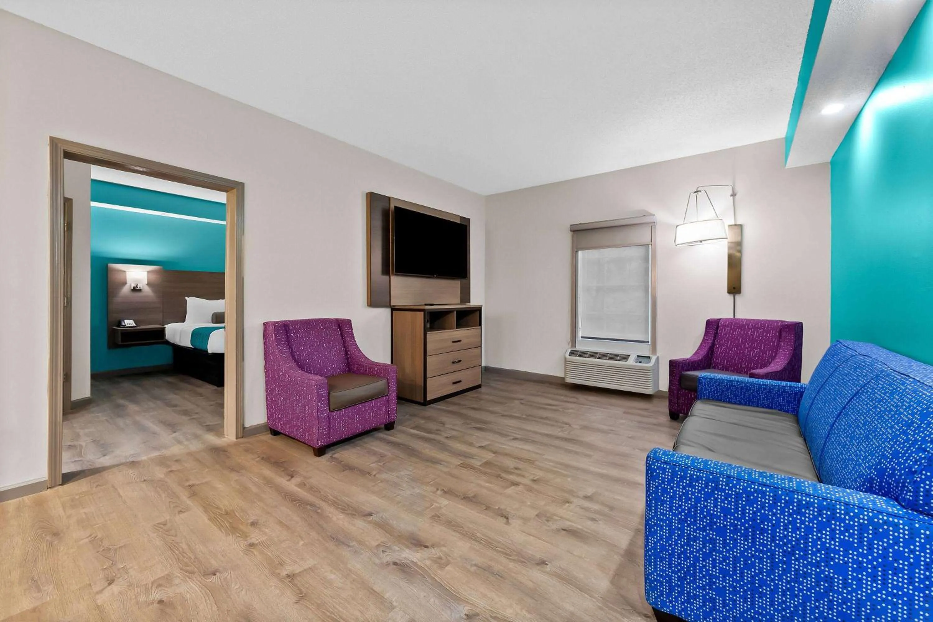 Photo of the whole room in Howard Johnson by Wyndham Jackson