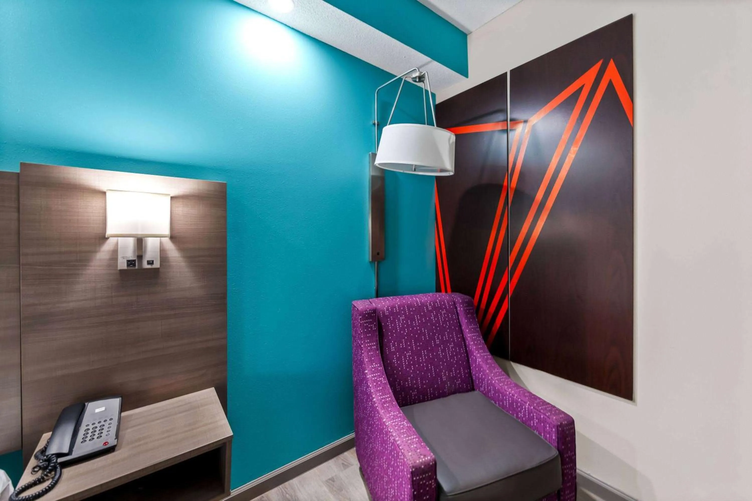 Bed in Howard Johnson by Wyndham Jackson