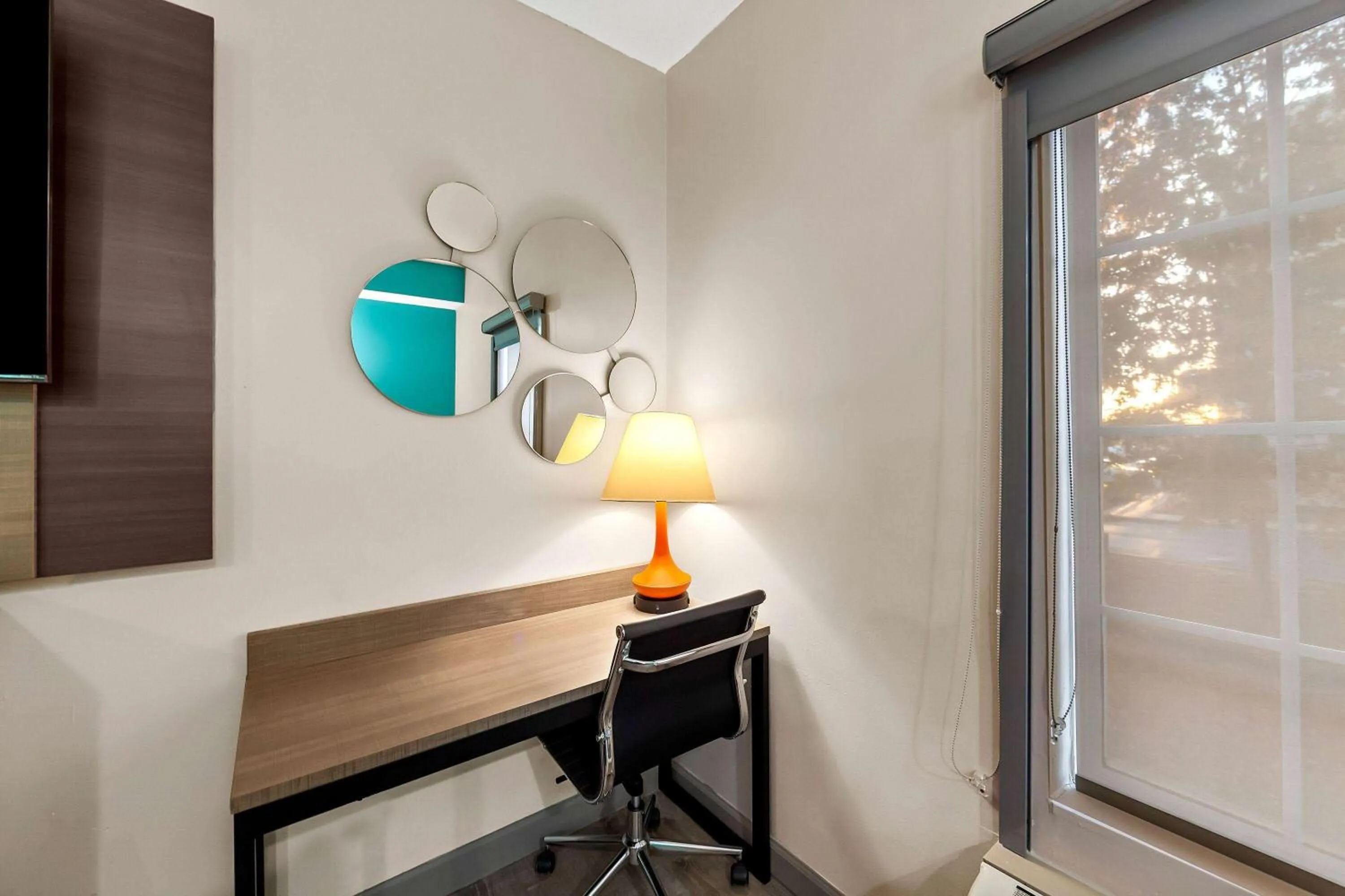 Bed in Howard Johnson by Wyndham Jackson