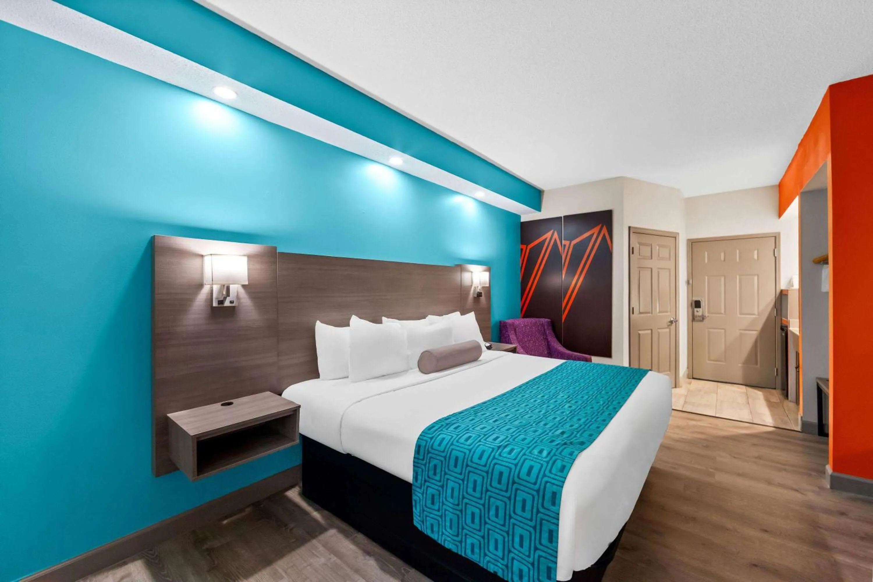 Bed in Howard Johnson by Wyndham Jackson